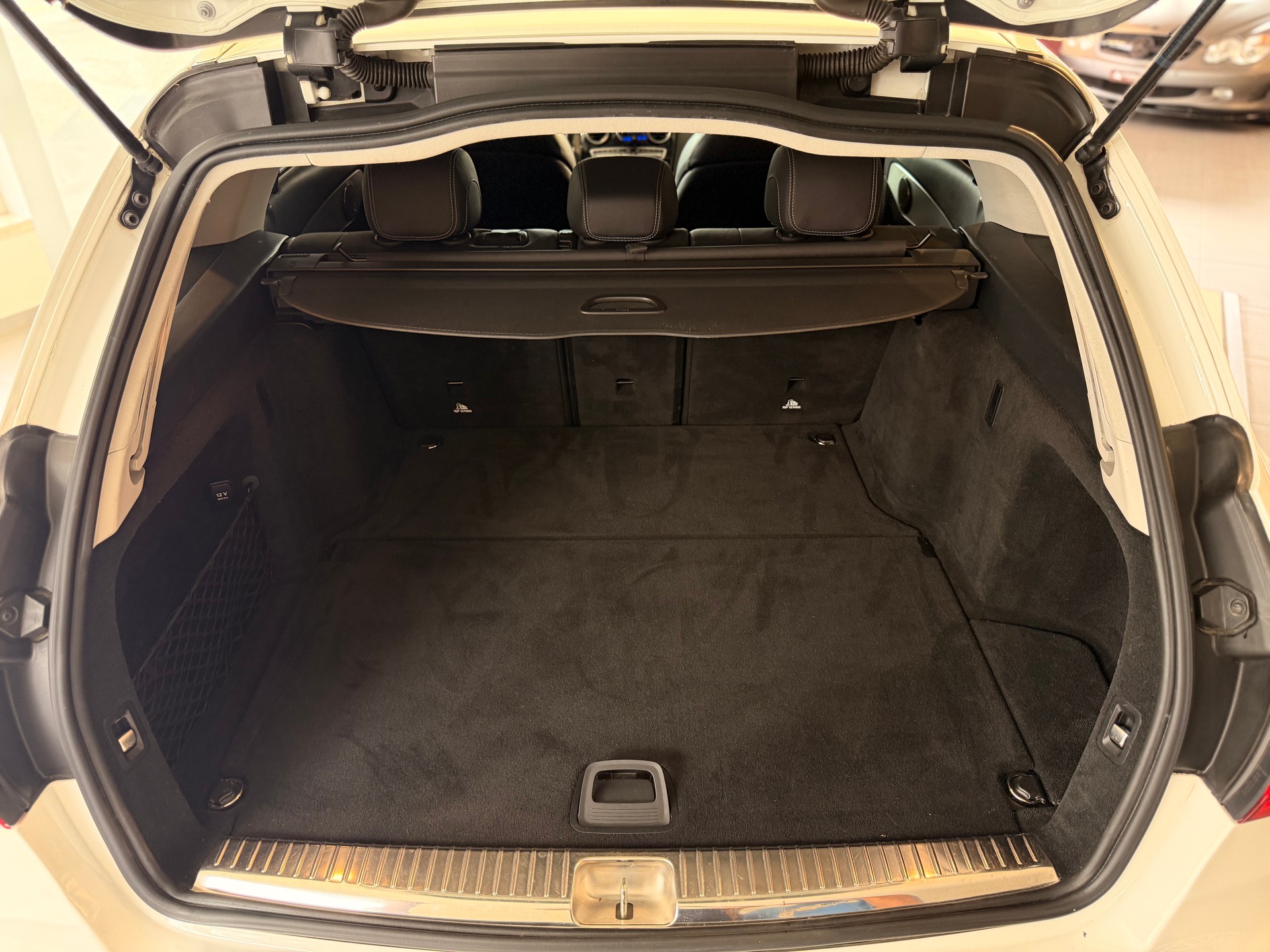 MERCEDES-BENZ C 220 d Avantgarde 4Matic 9G-Tronic-image-22