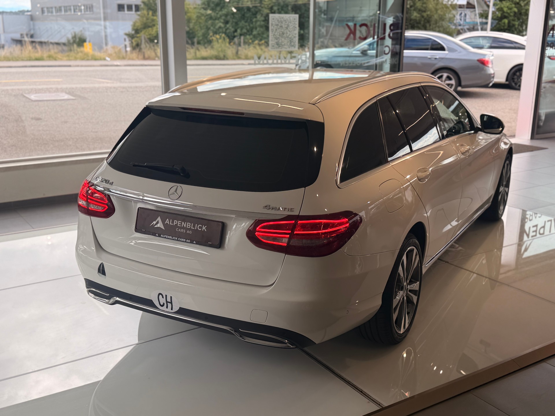 MERCEDES-BENZ C 220 d Avantgarde 4Matic 9G-Tronic-image-6