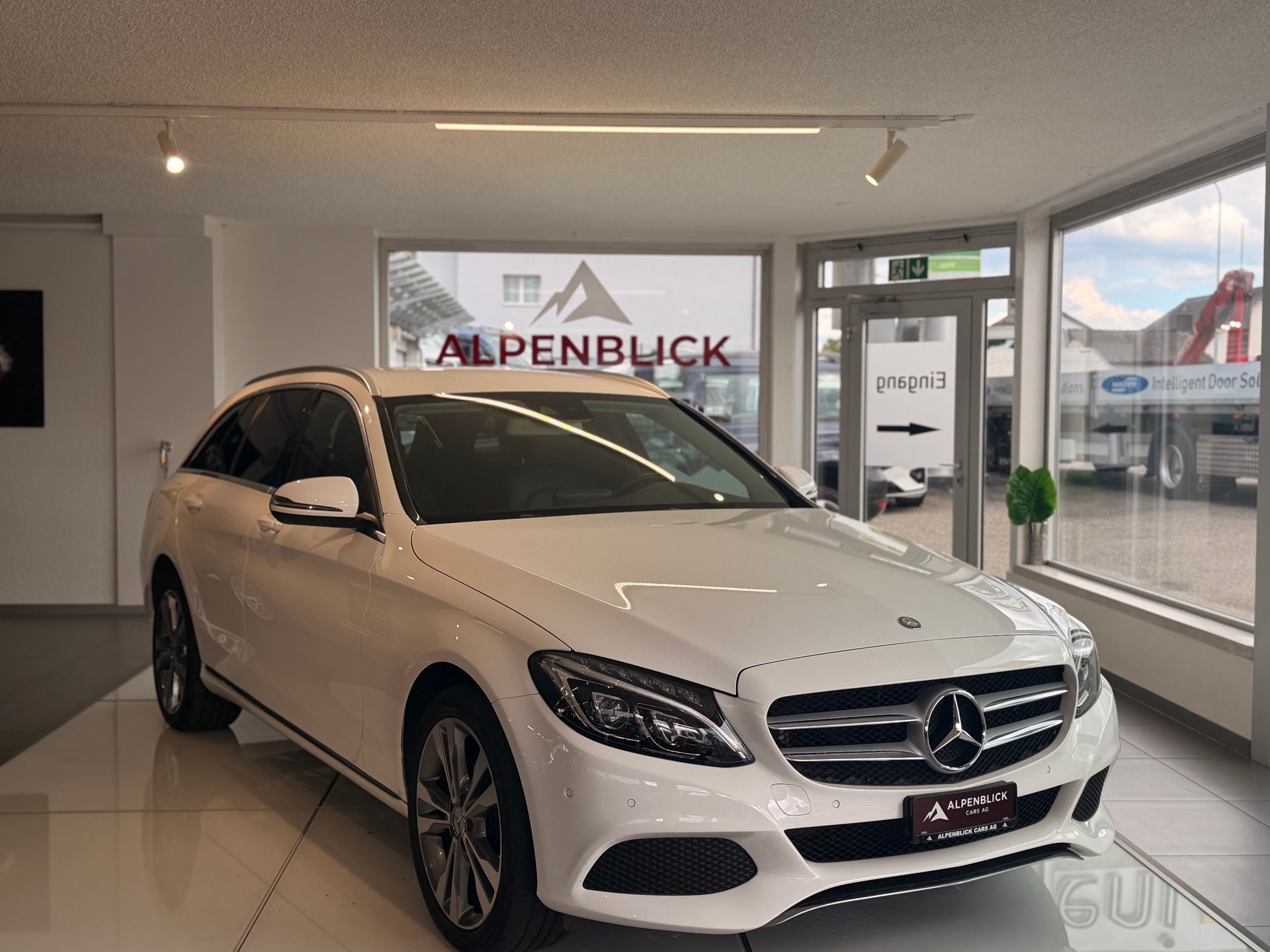 MERCEDES-BENZ C 220 d Avantgarde 4Matic 9G-Tronic-showroom-element-3