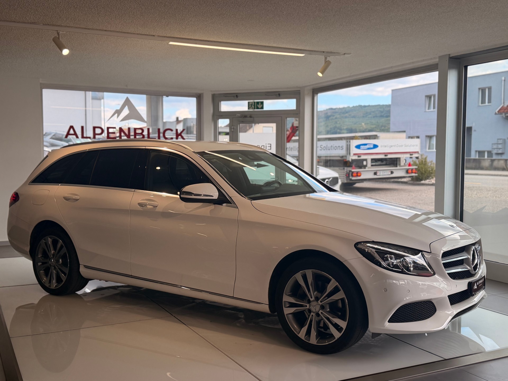 MERCEDES-BENZ C 220 d Avantgarde 4Matic 9G-Tronic-image-4