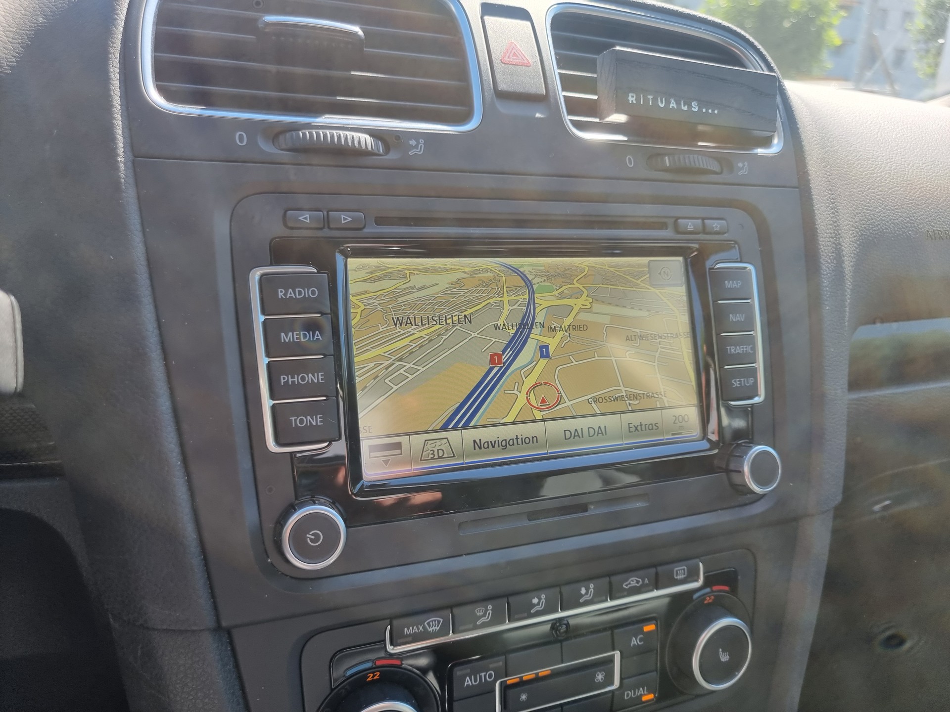 VW Golf 1.4 TSI Highline-showroom-element-1