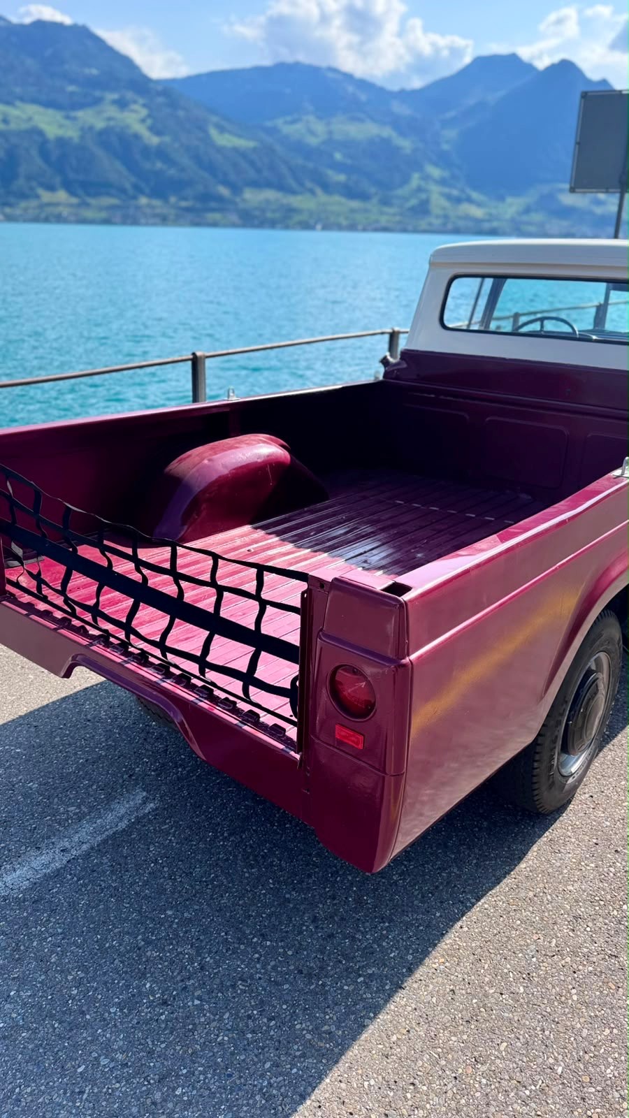 FORD F100 V8-showroom-element-2