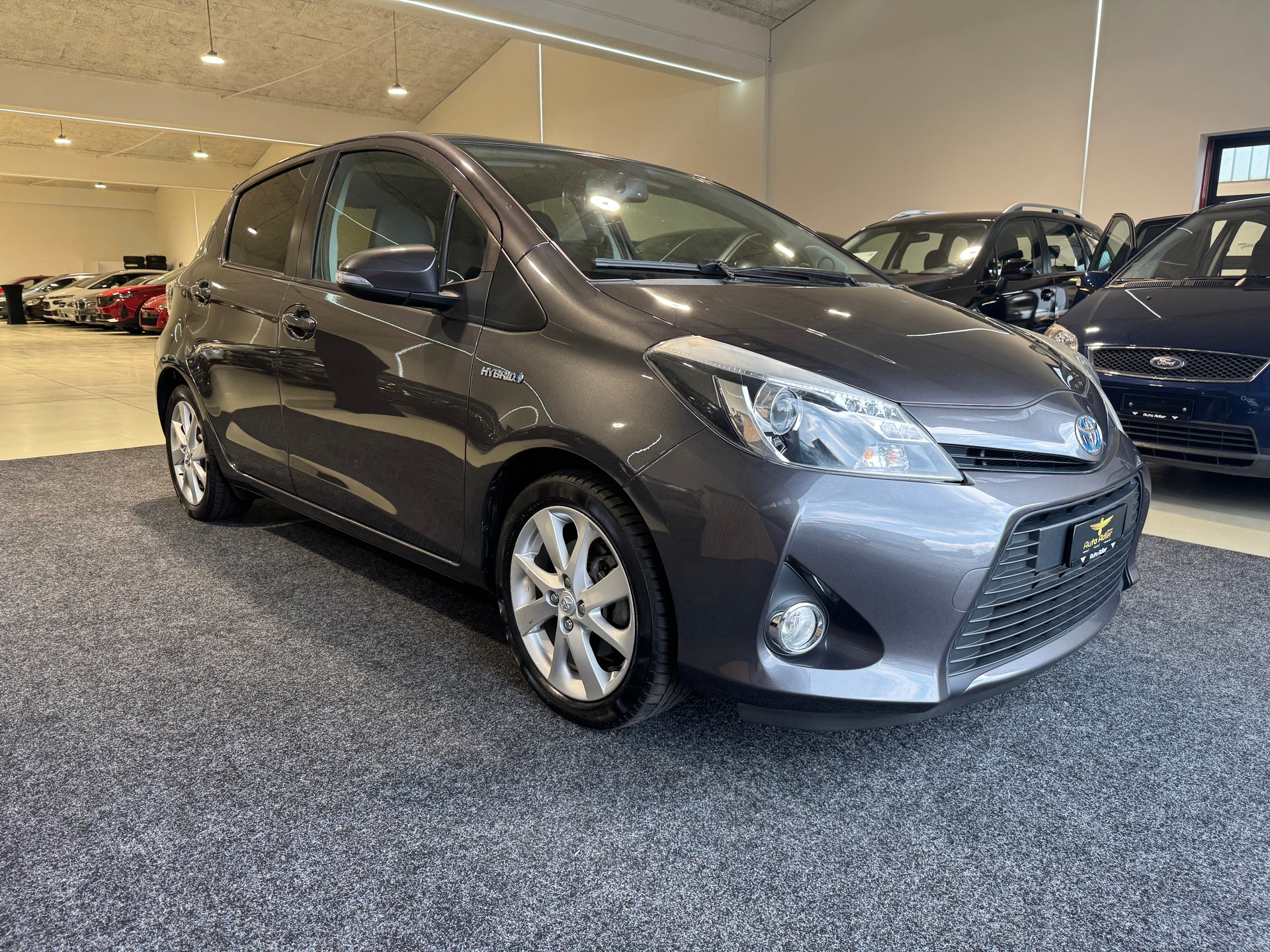 TOYOTA Yaris 1.5 VVT-i Hybrid Sol Premium CVT-showroom-element-2