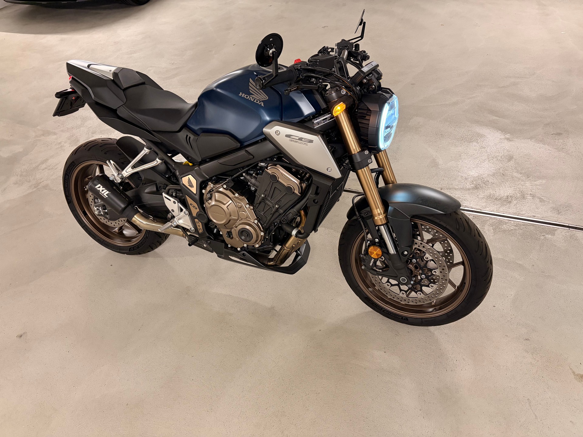 HONDA CB 650 R-image-4