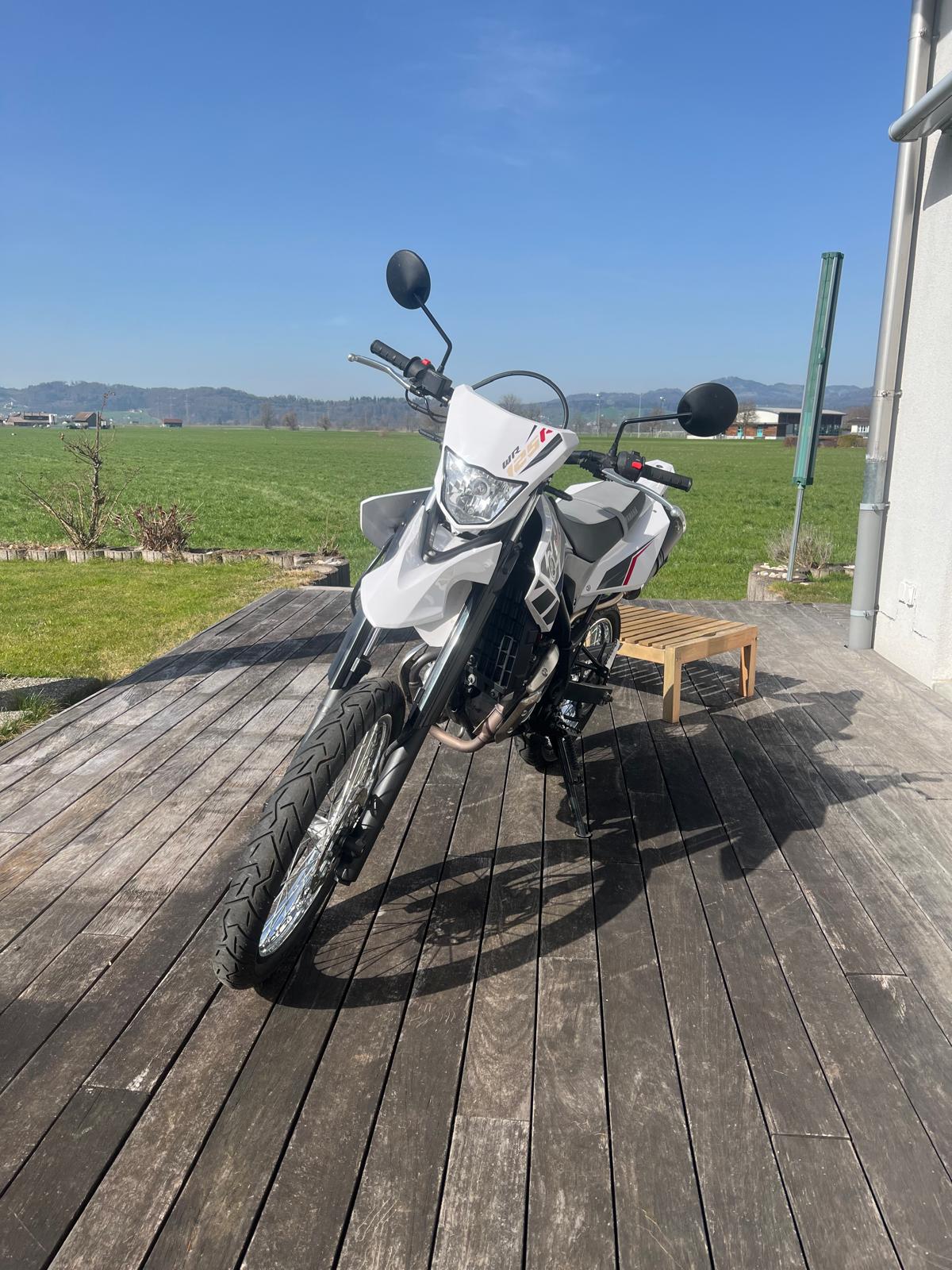 YAMAHA WR 125 R-image-1