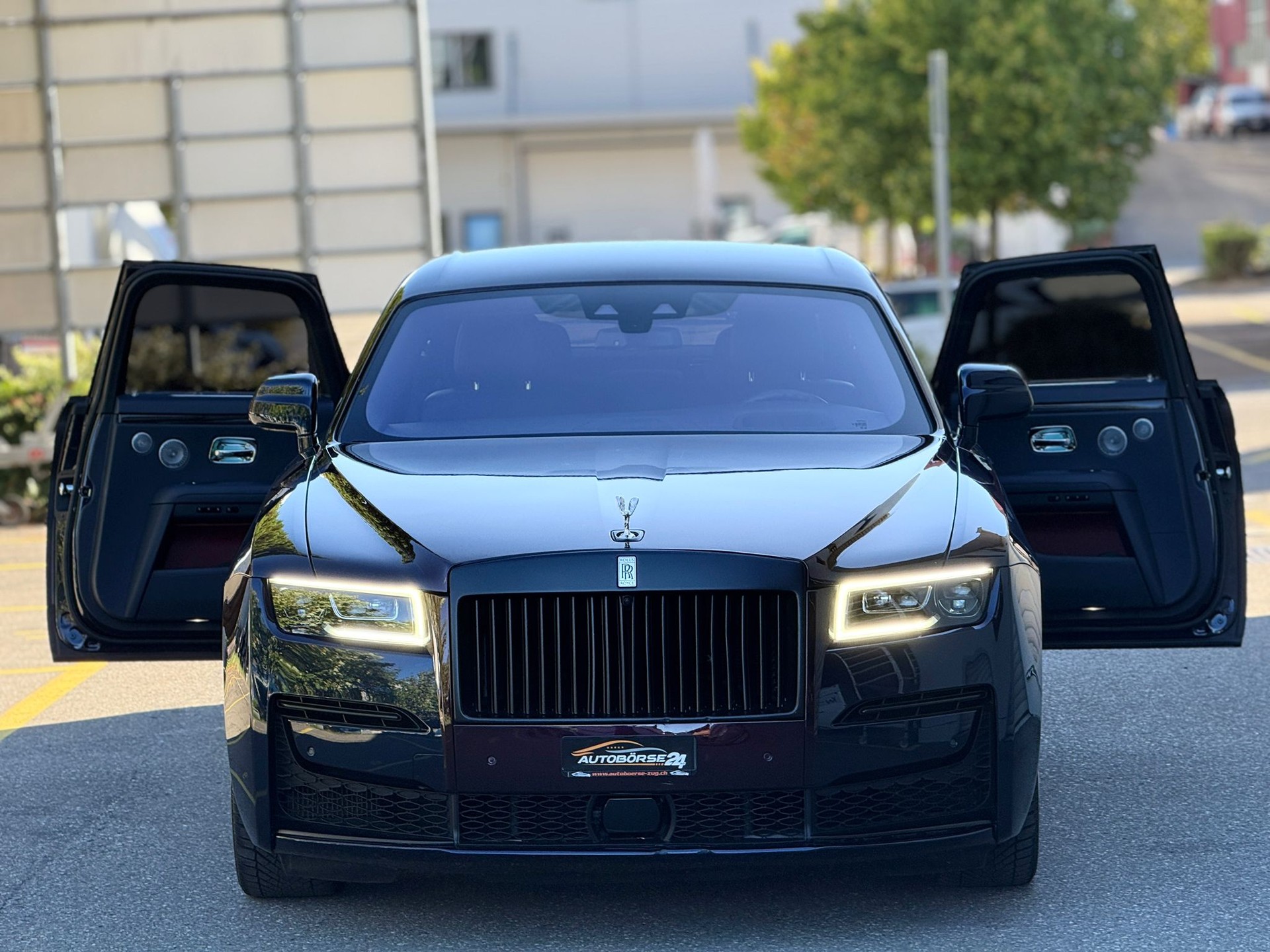ROLLS-ROYCE Ghost 6.7 V12-showroom-element-1