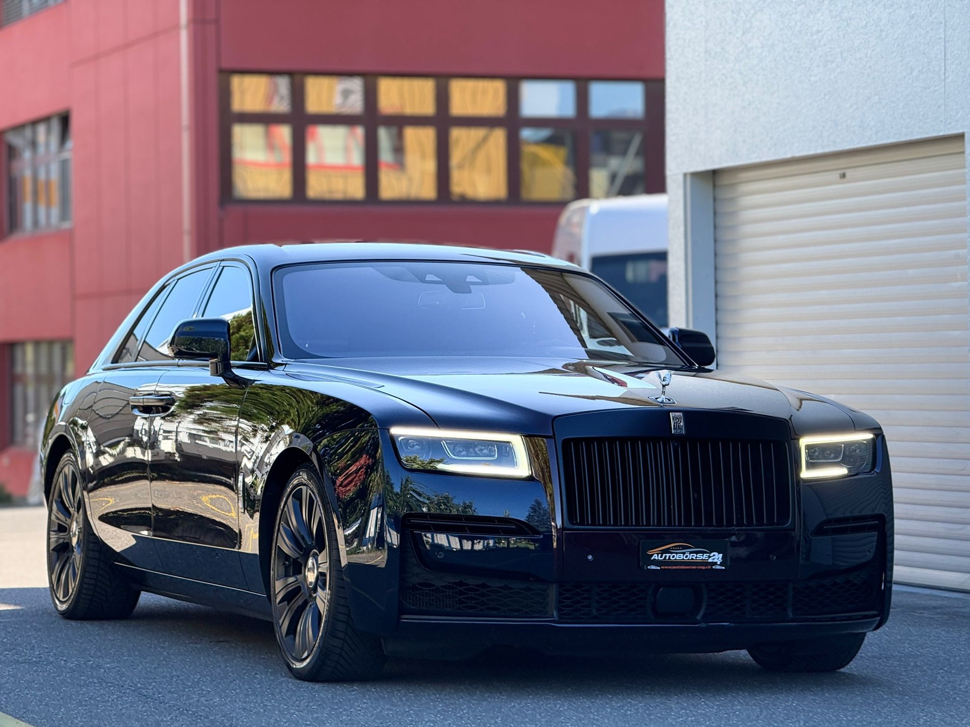 ROLLS-ROYCE Ghost 6.7 V12-showroom-element-2