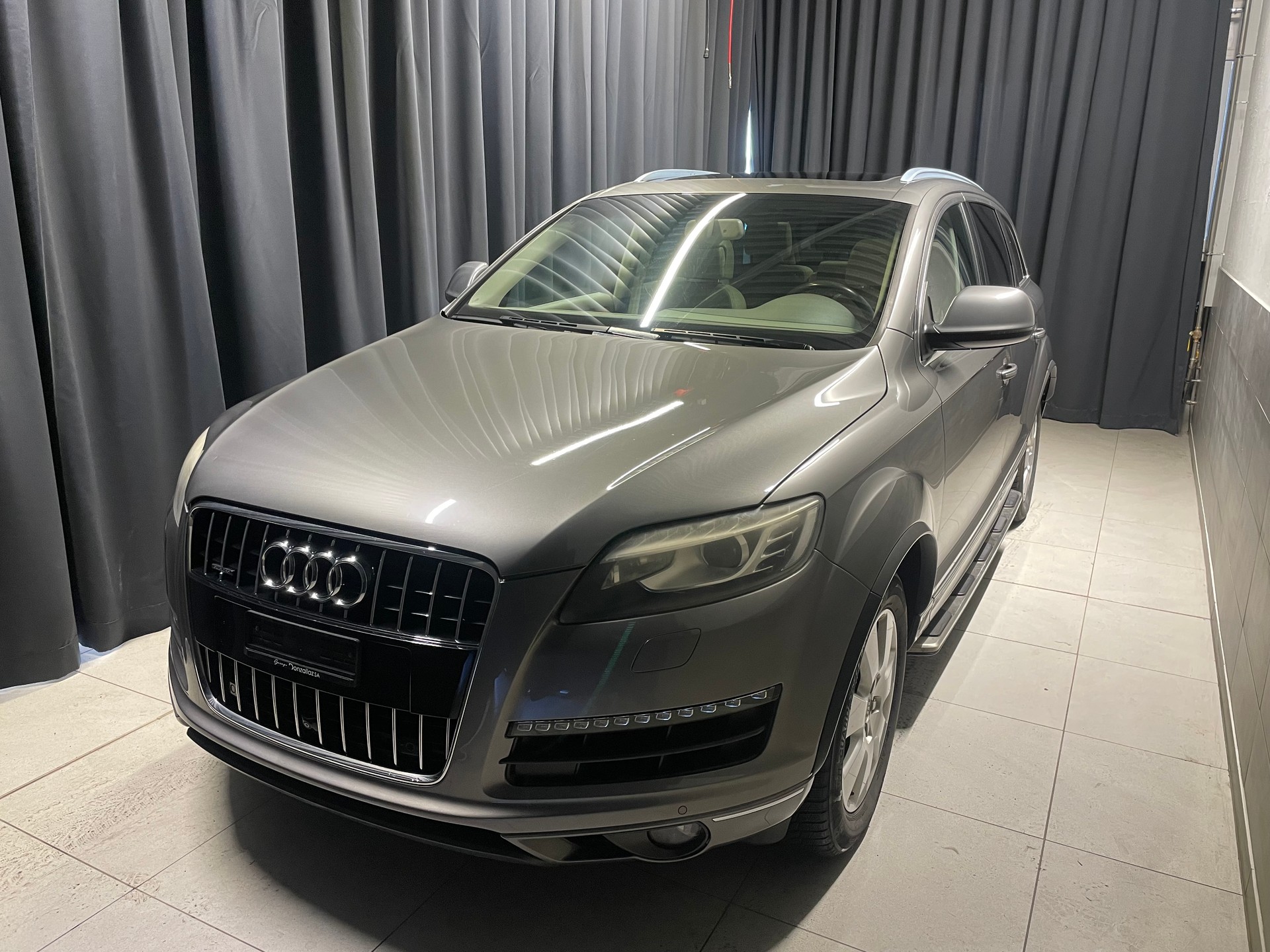 AUDI Q7 3.0 TFSI quattro tiptronic 7 Pl. (49)-showroom-element-2
