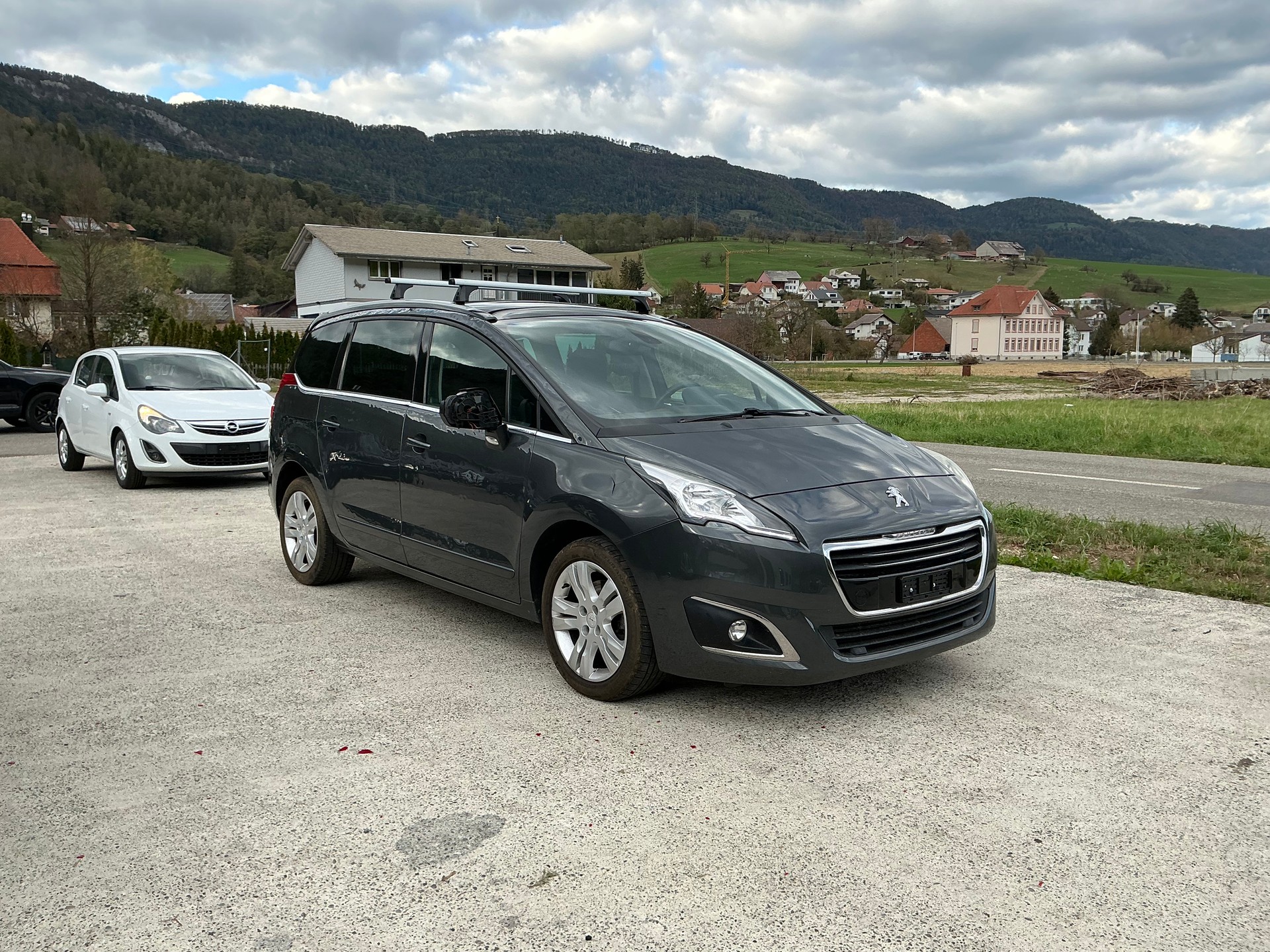 PEUGEOT 5008 1.6 16V T Style Tiptronic-image-2