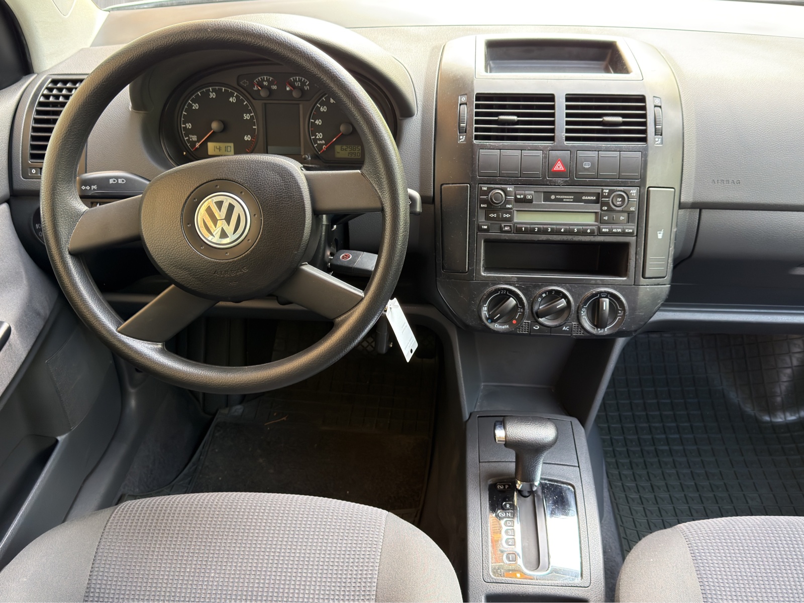 VW Polo 1.4 16V Highline-image-11