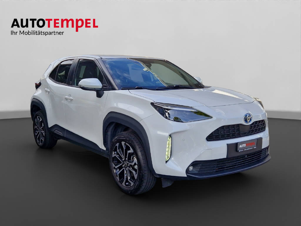 TOYOTA Yaris Cross 1.5 VVT-i HSD Tren-showroom-element-3