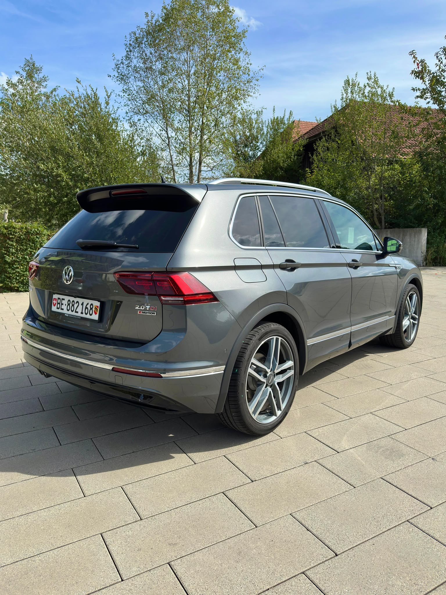 VW Tiguan 2.0 TDI SCR Highline 4Motion DSG-showroom-element-1