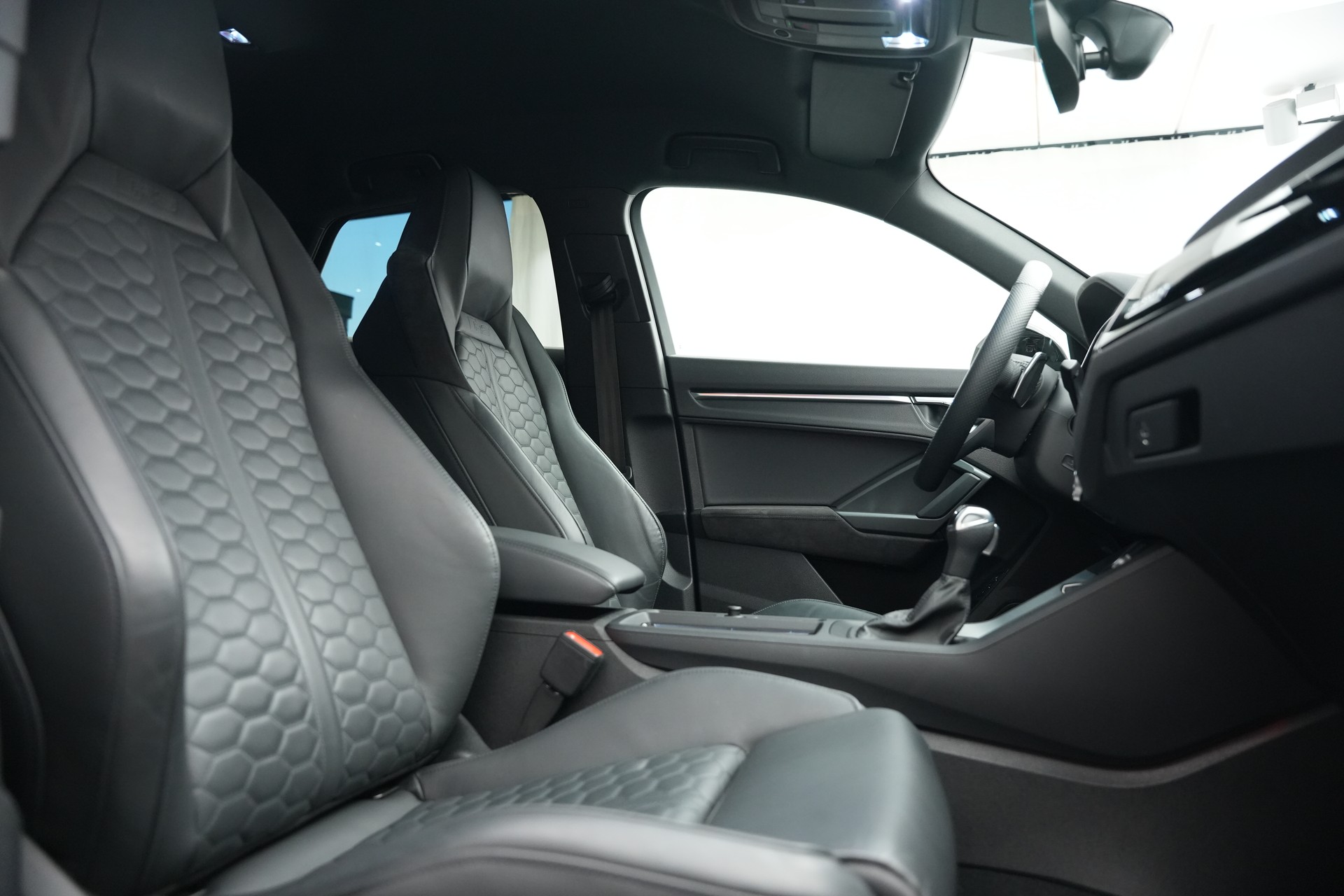 AUDI RS Q3 Sportback quattro S tronic *CH-Fahrzeug* *Sonos* *Sportfahrwerk Plus*-image-13