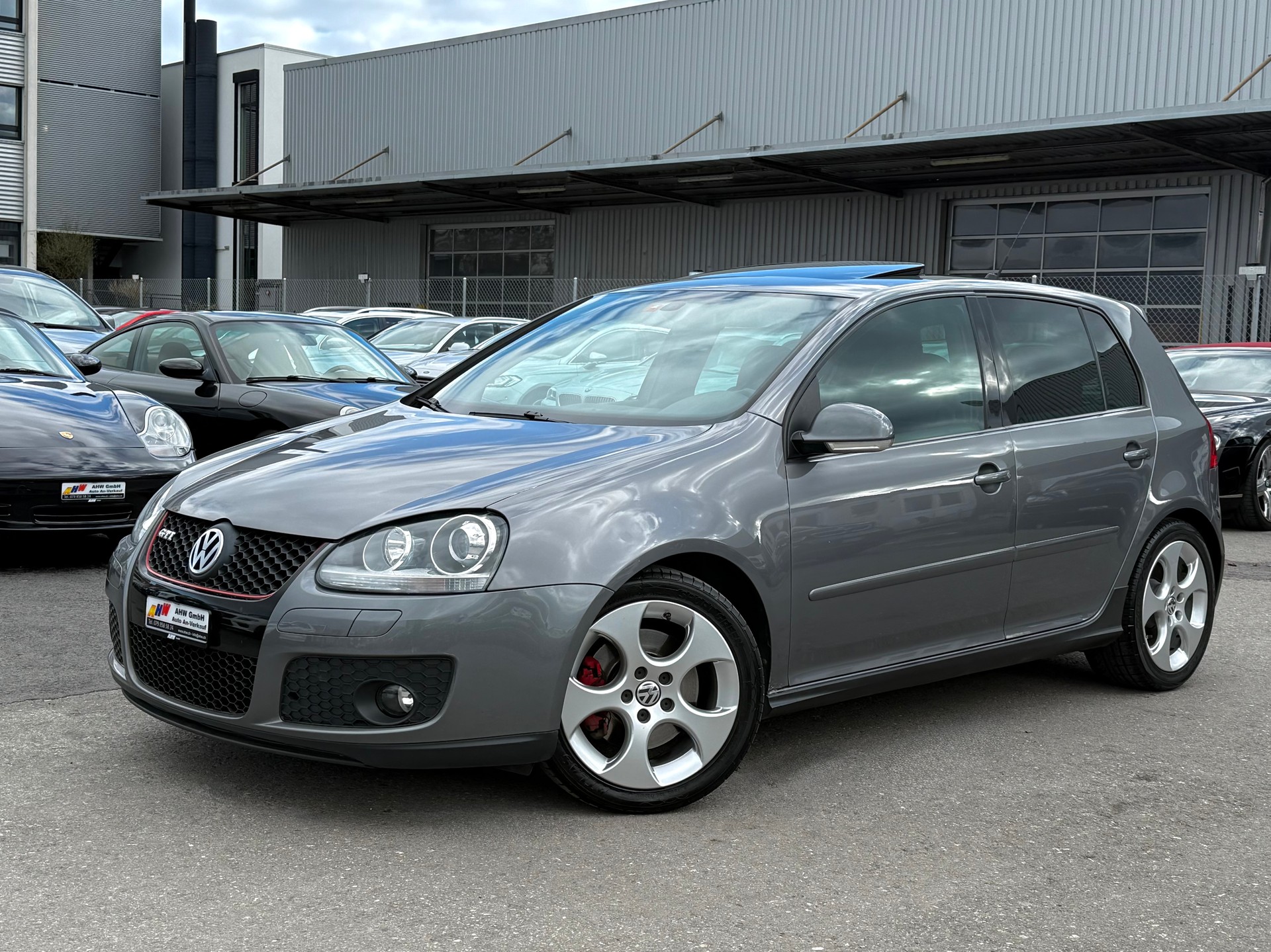 VW Golf 2.0 TFSI GTI DSG / Frisch ab MFK / 8-fach bereift / Schiebedach / Leder / PDC