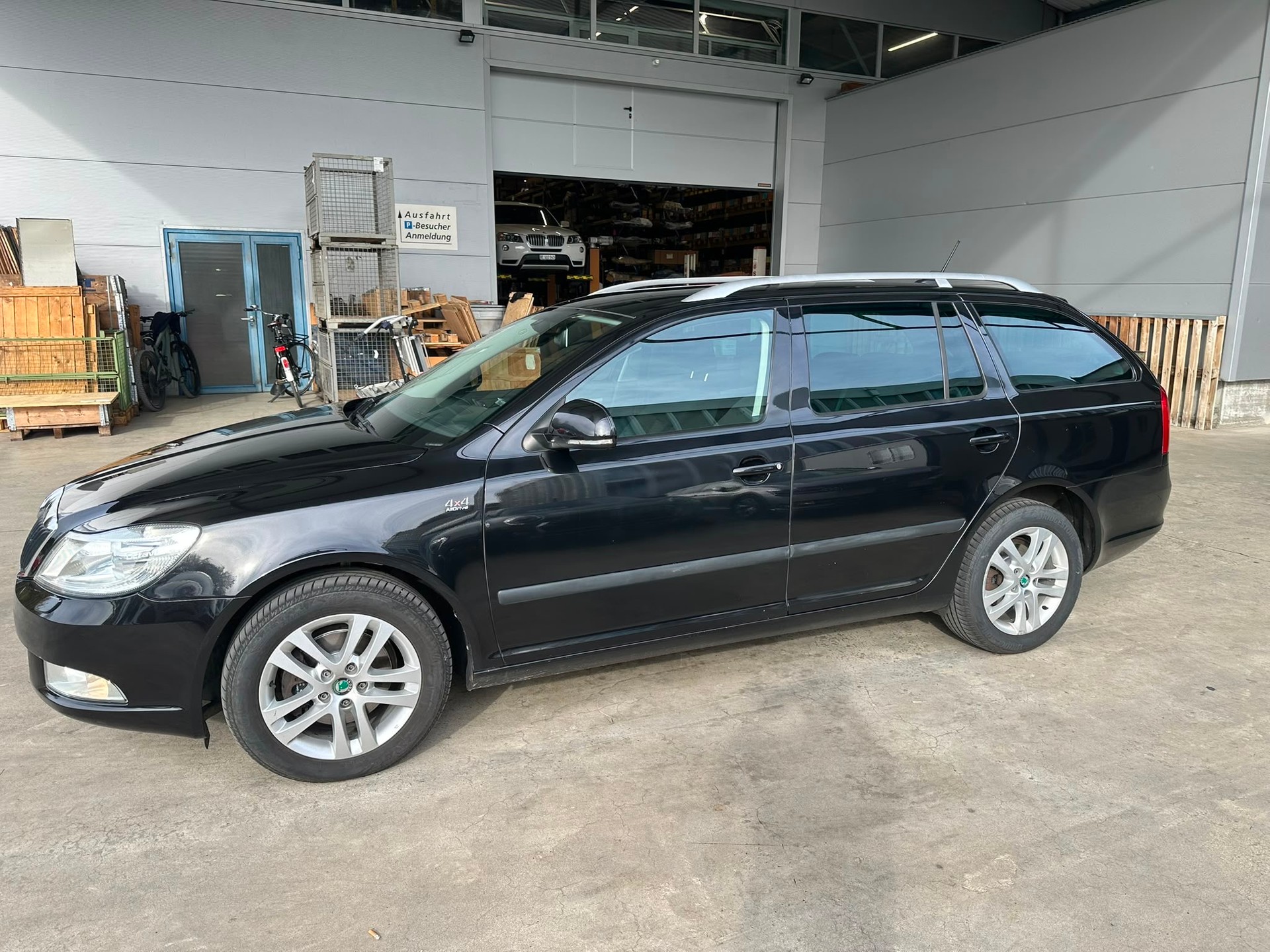 SKODA Octavia Combi 2.0 TDI Elegance 4x4 DSG