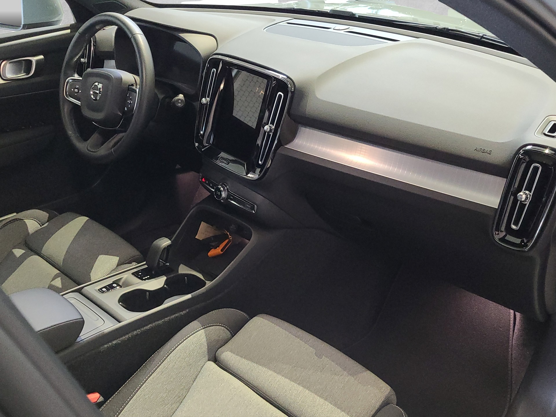 VOLVO XC40 2.0 B3 MH XCITE-image-7