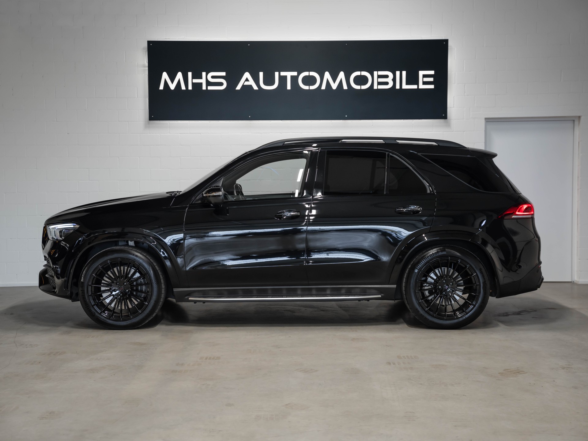 MERCEDES-BENZ GLE 450 4Matic AMG Line 9G-Tronic-showroom-element-1