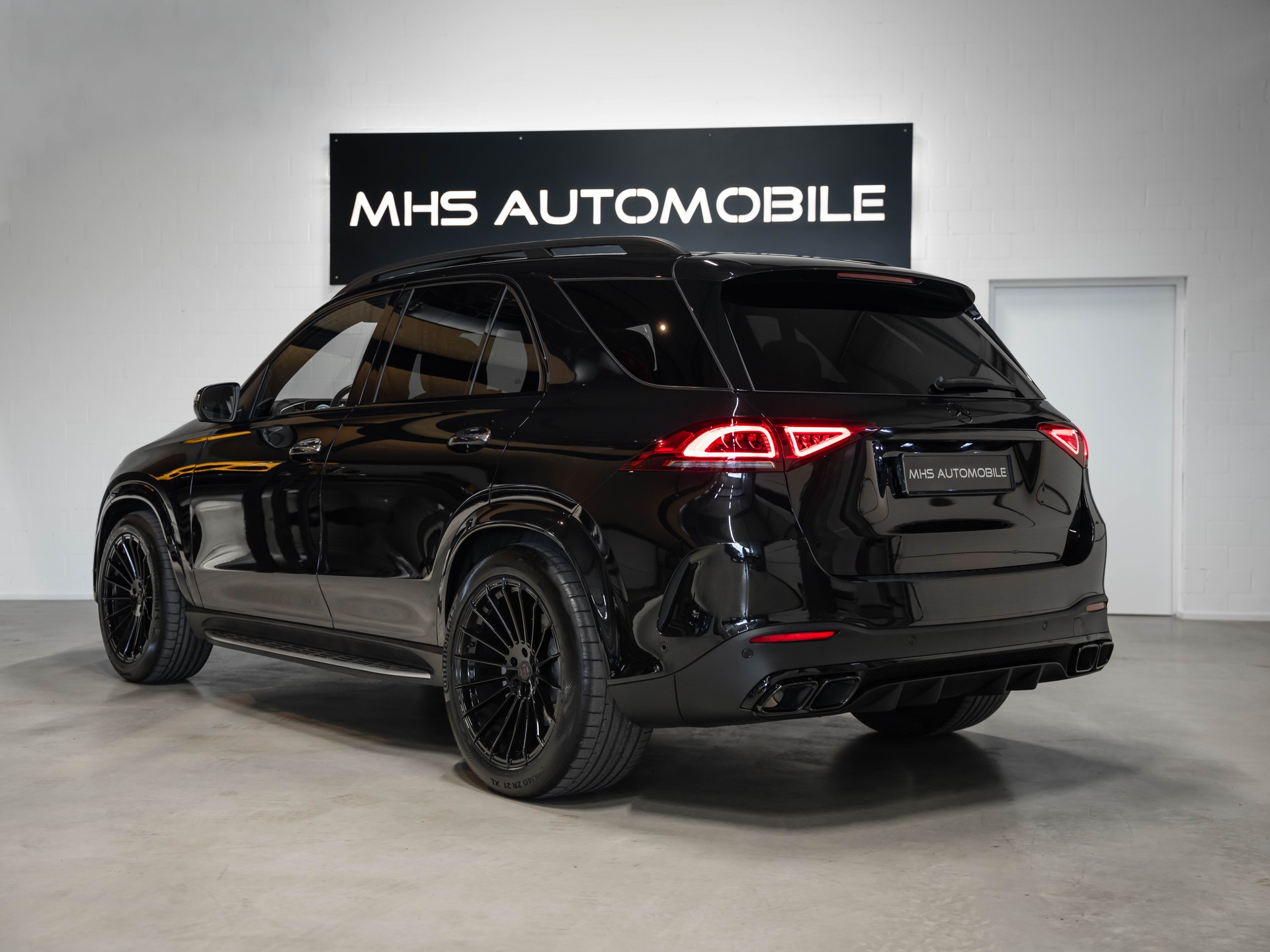 MERCEDES-BENZ GLE 450 4Matic AMG Line 9G-Tronic-showroom-element-2