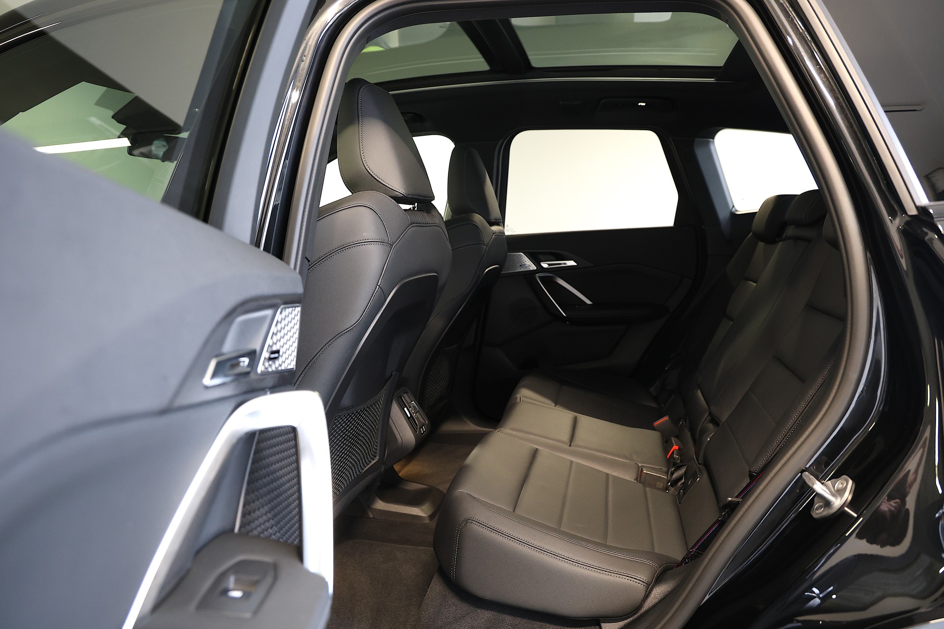 BMW iX1 30 xDrive M-Sport Pro-image-18