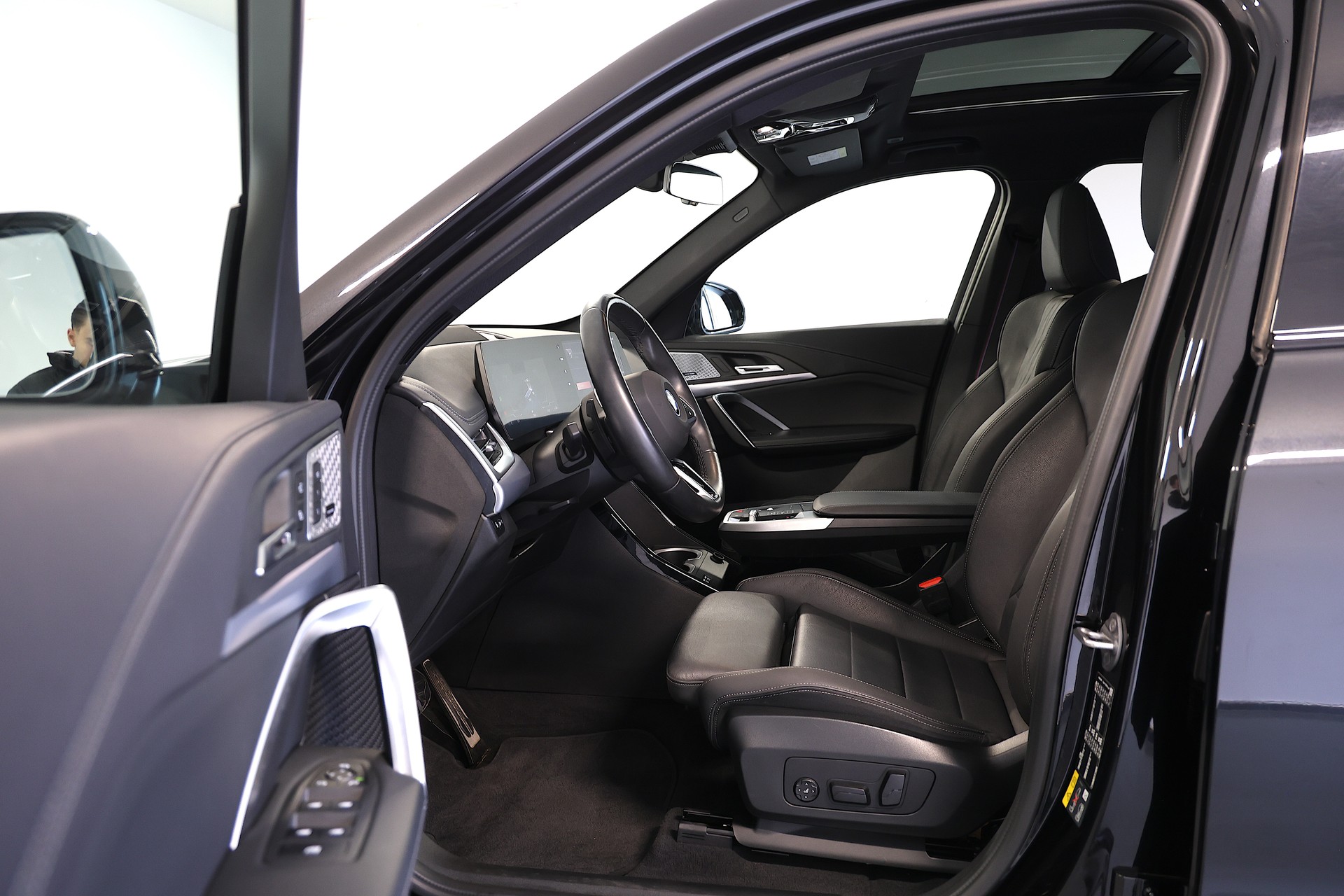 BMW iX1 30 xDrive M-Sport Pro-image-7