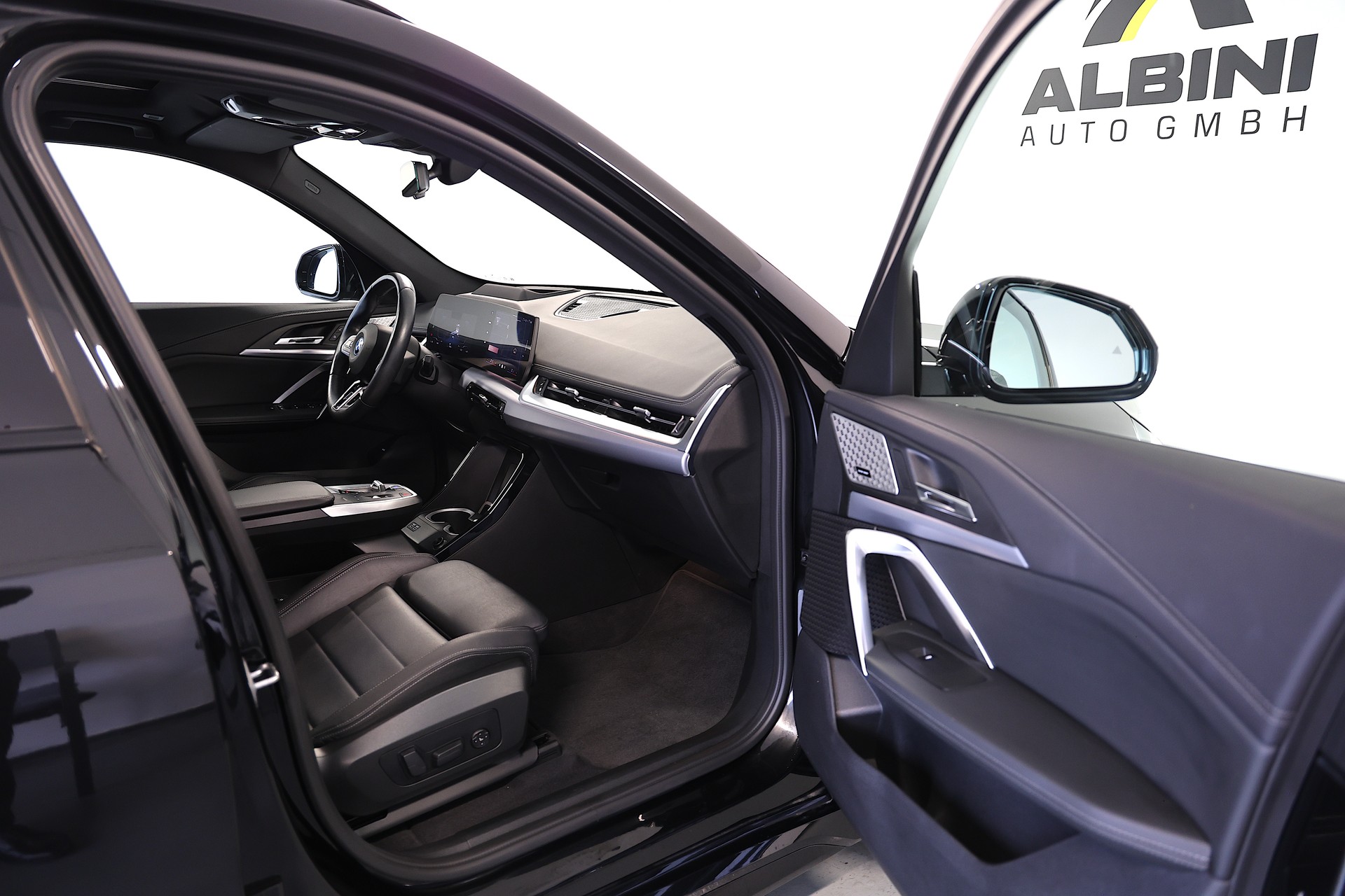 BMW iX1 30 xDrive M-Sport Pro-image-14