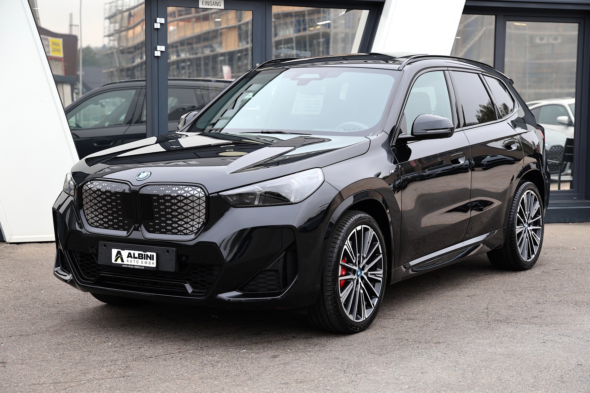 BMW iX1 30 xDrive M-Sport Pro-showroom-element-1