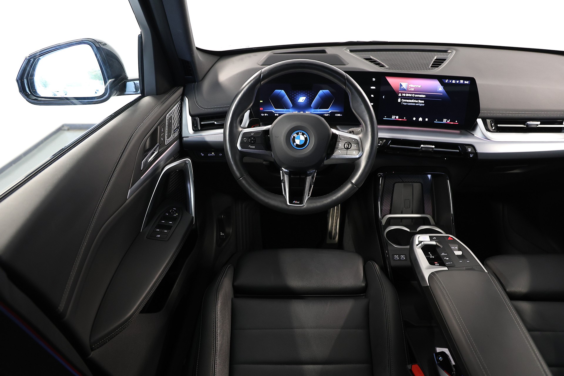 BMW iX1 30 xDrive M-Sport Pro-image-10