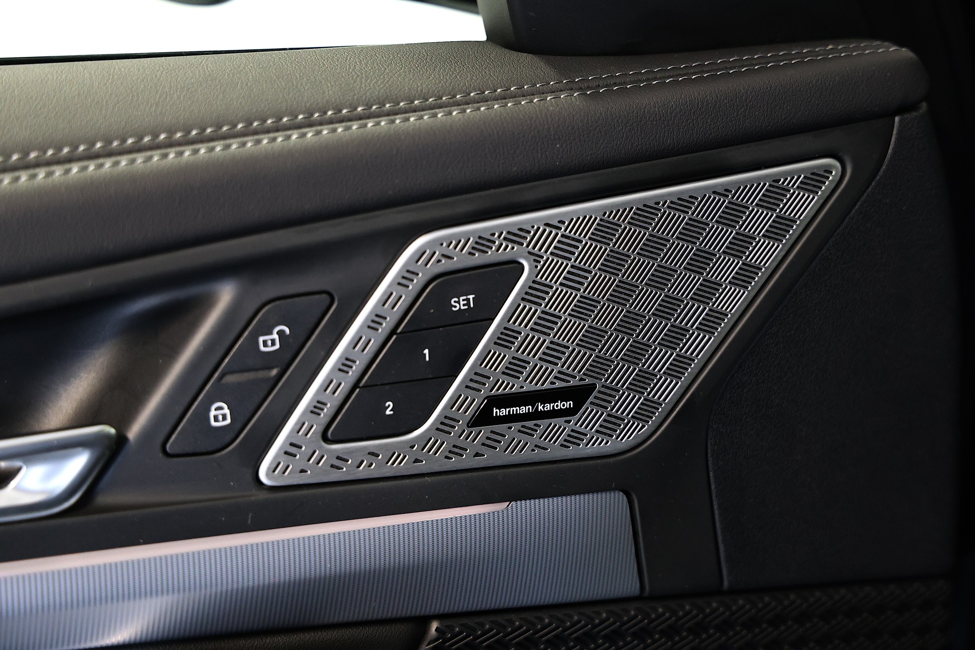 BMW iX1 30 xDrive M-Sport Pro-image-13