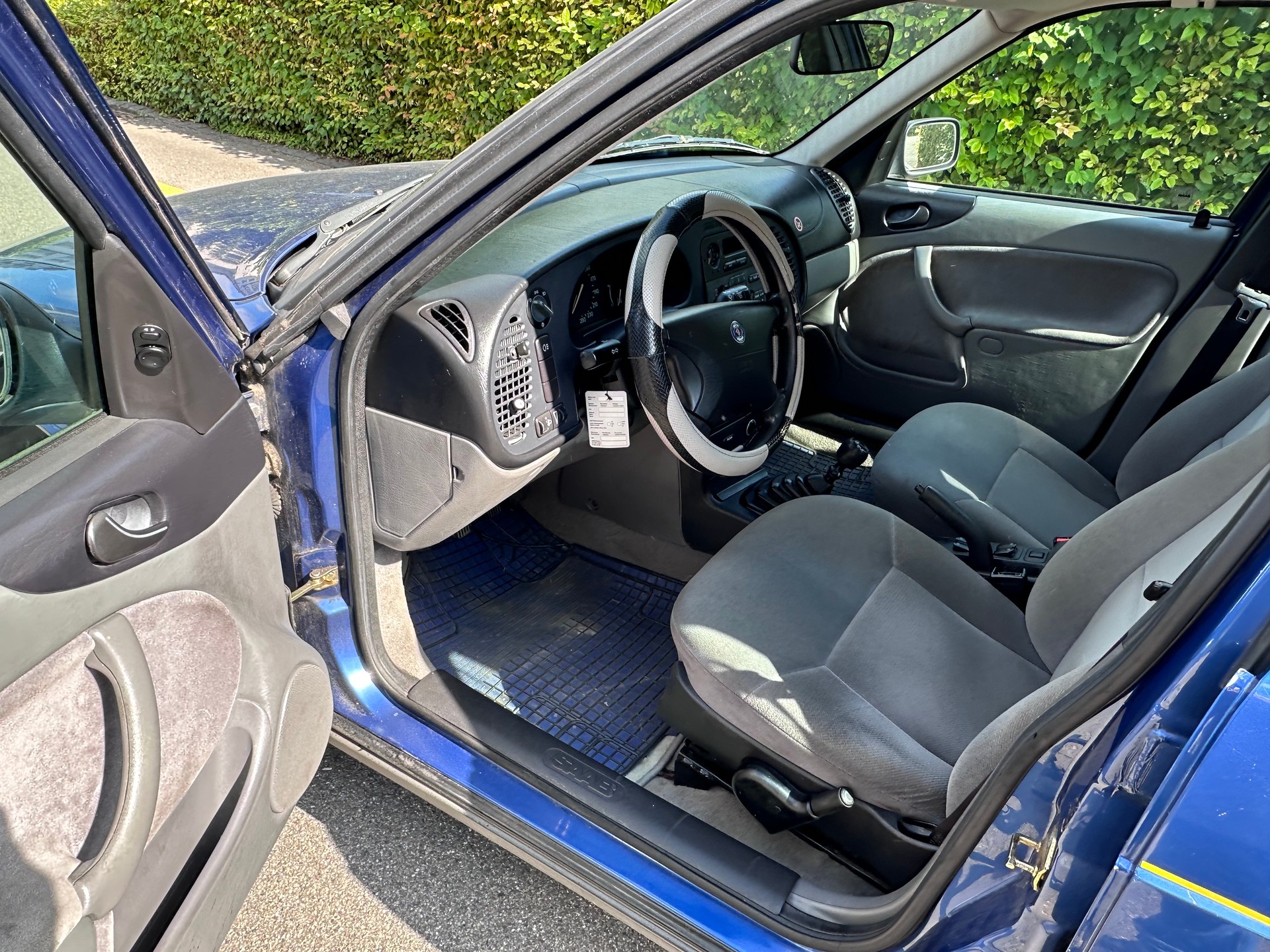 SAAB 900 S 2.0i-16-image-6