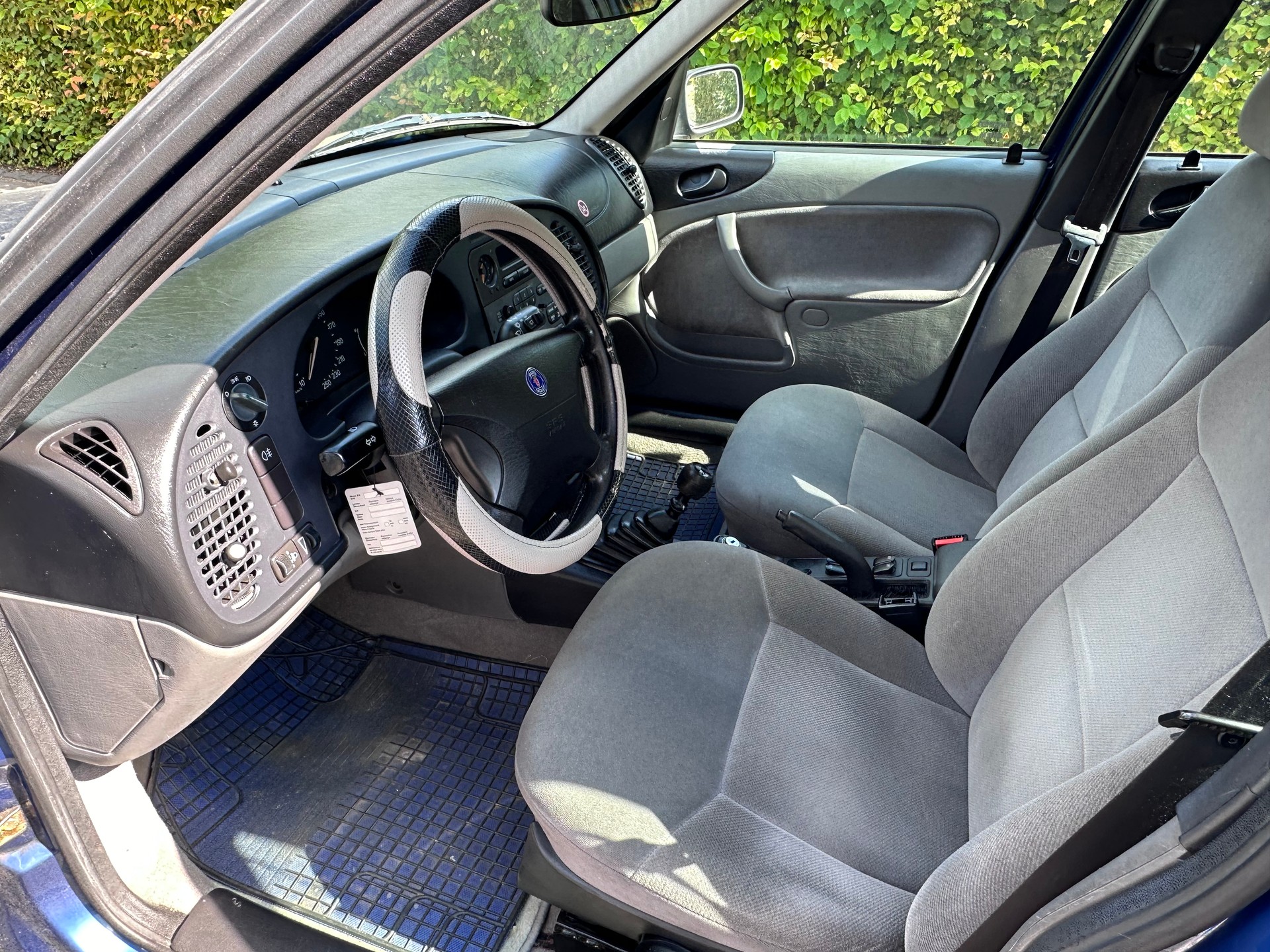 SAAB 900 S 2.0i-16-image-8