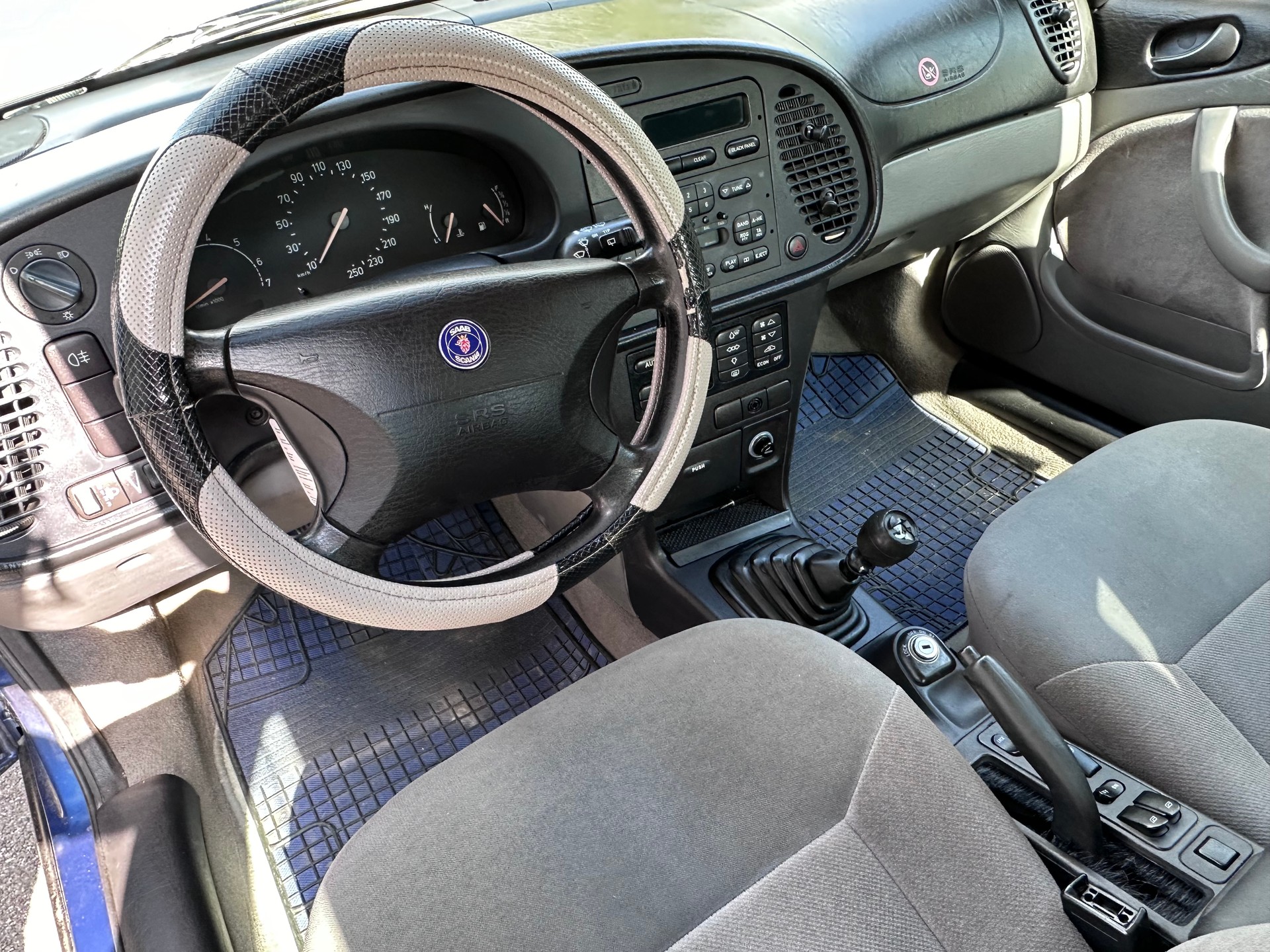 SAAB 900 S 2.0i-16-image-7