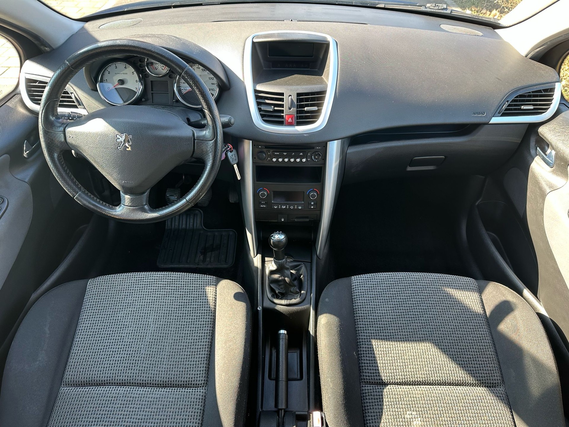 PEUGEOT 207 1.6 16V Sport Pack-image-9