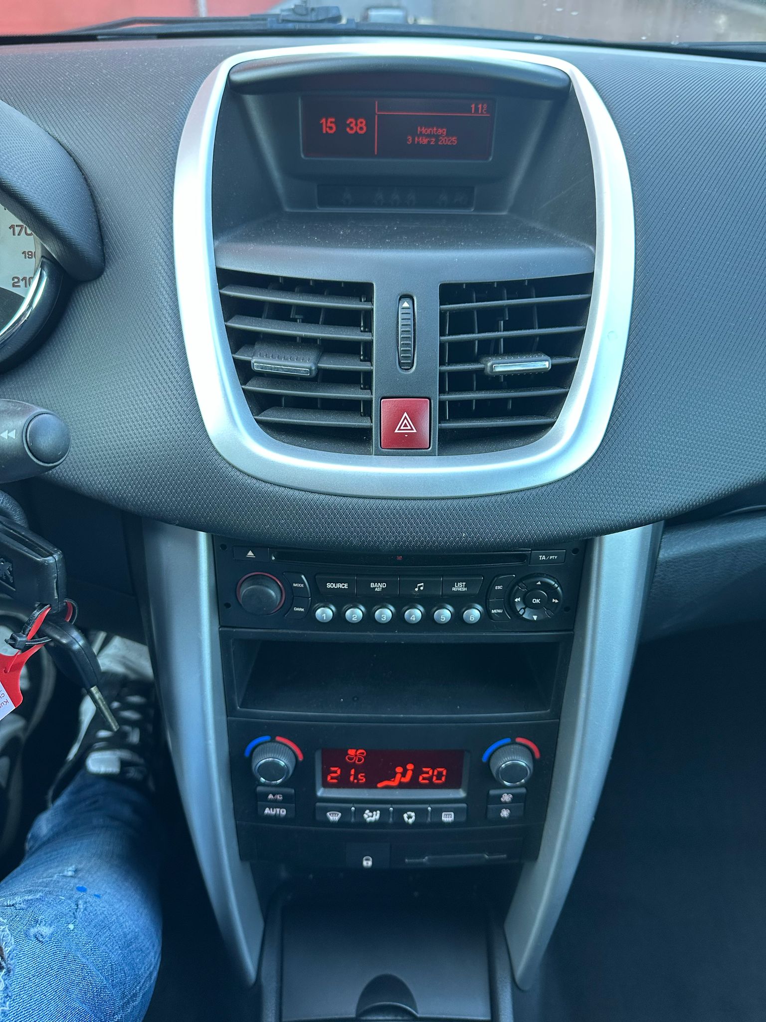 PEUGEOT 207 1.6 16V Sport Pack-image-14