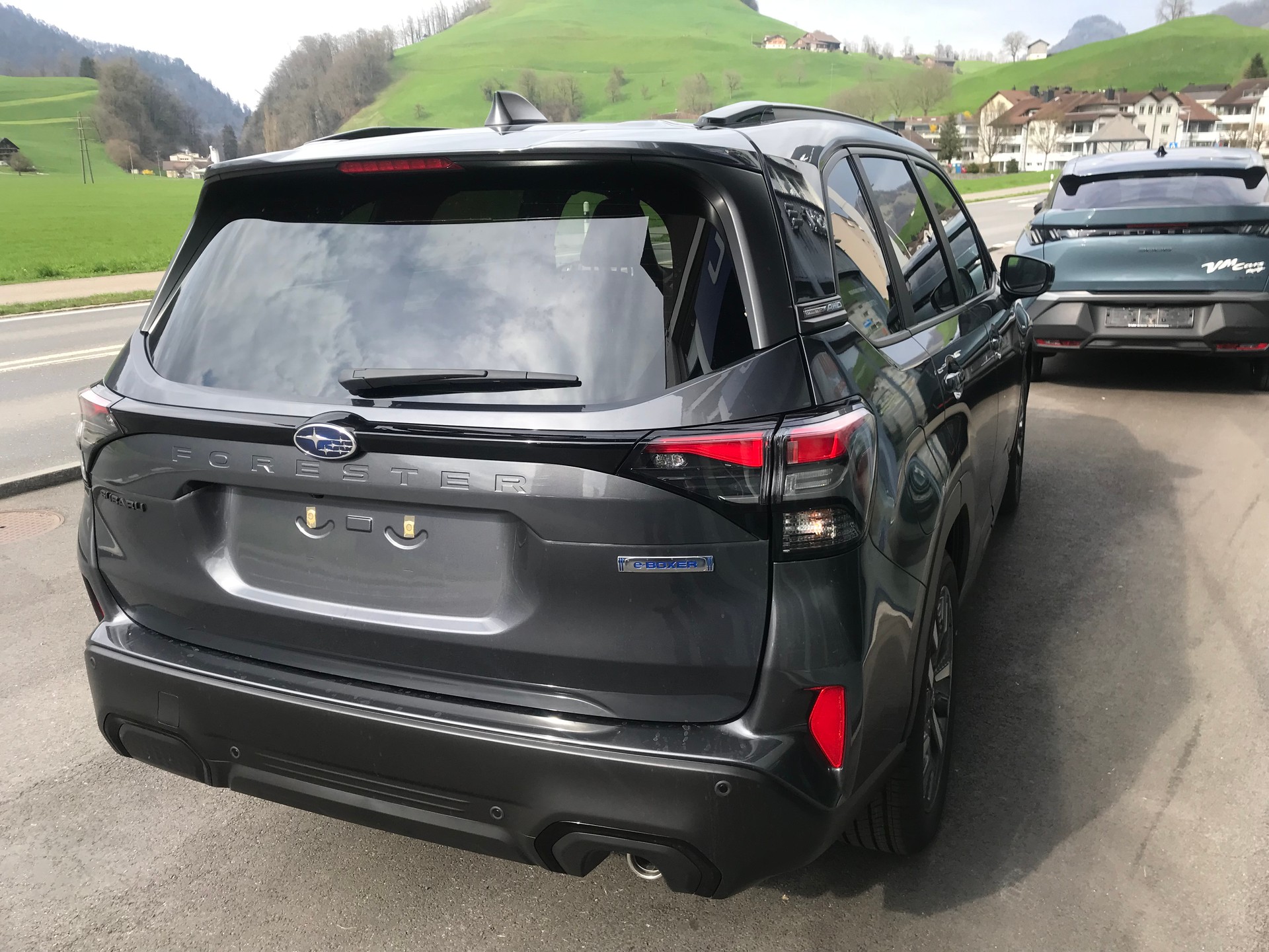 SUBARU Forester 2.0i e-Boxer Luxury Lineartronic-showroom-element-2