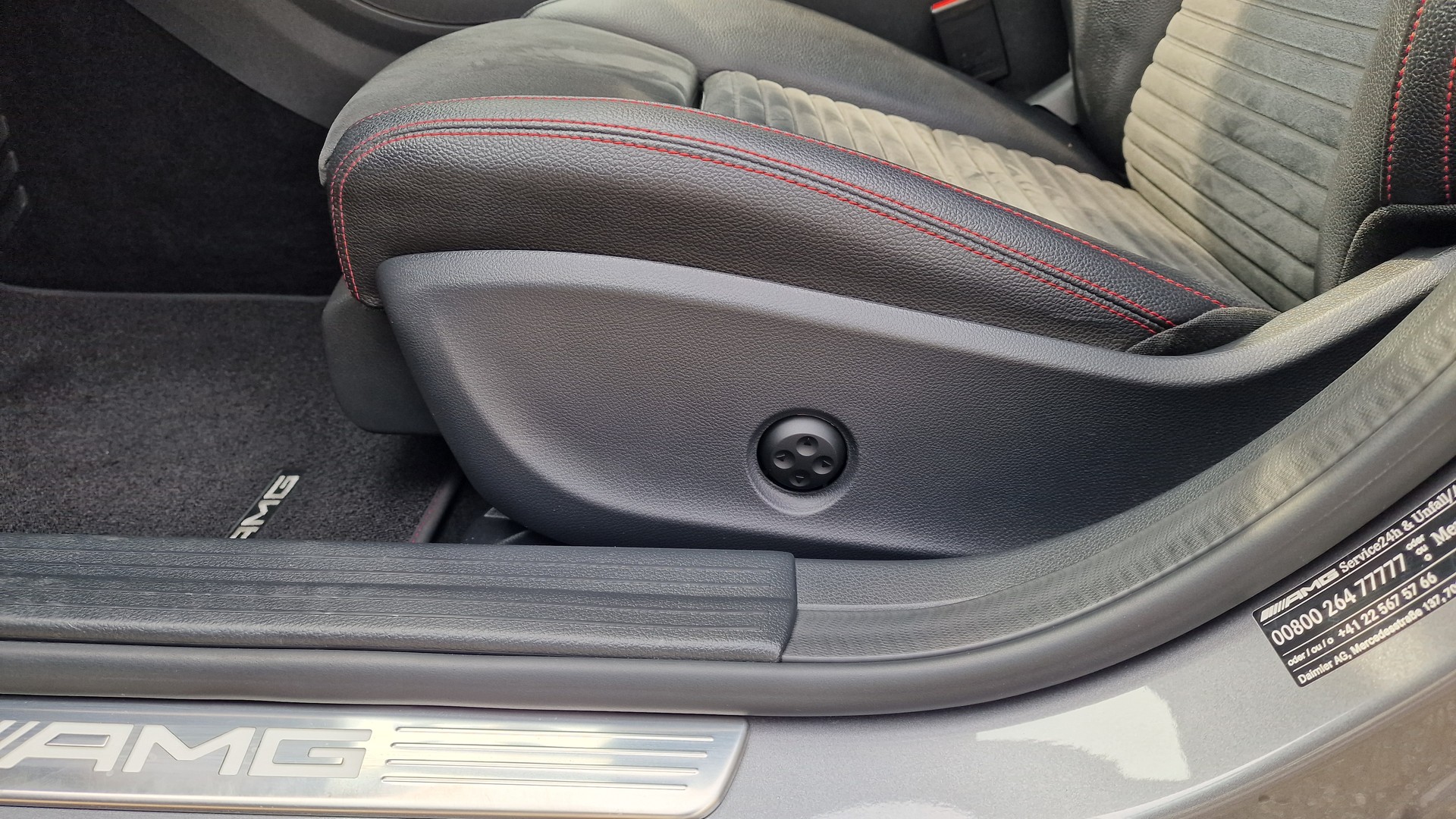 MERCEDES-BENZ A 45 AMG 4Matic-image-9