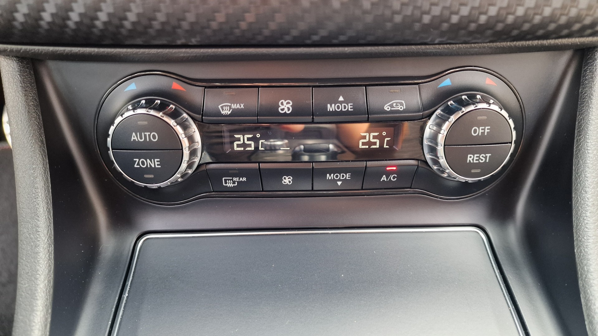 MERCEDES-BENZ A 45 AMG 4Matic-image-27