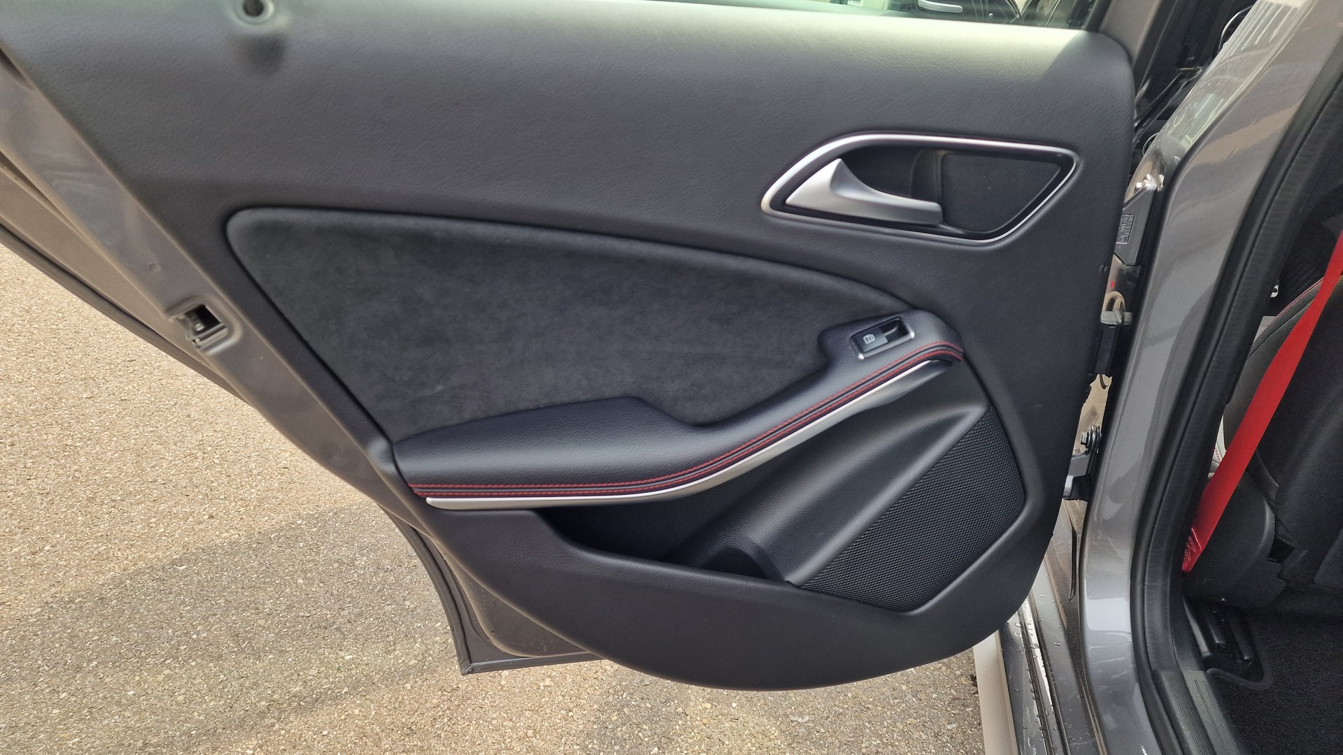 MERCEDES-BENZ A 45 AMG 4Matic-image-14