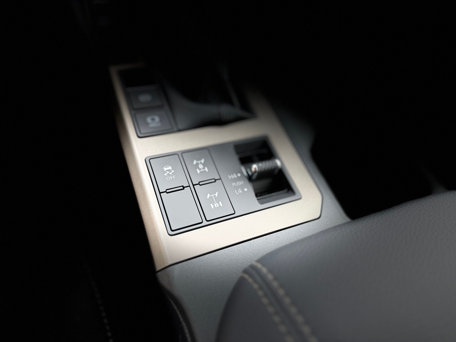TOYOTA Land Cruiser 2.8TD Style-image-6