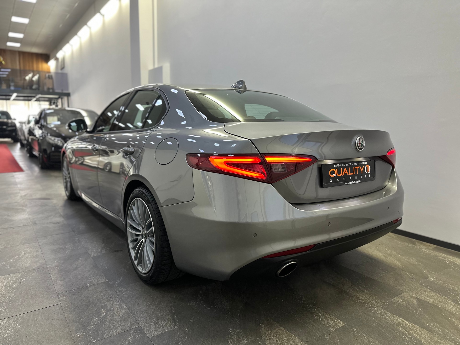 ALFA ROMEO Giulia 2.0 Super Automatic-showroom-element-2