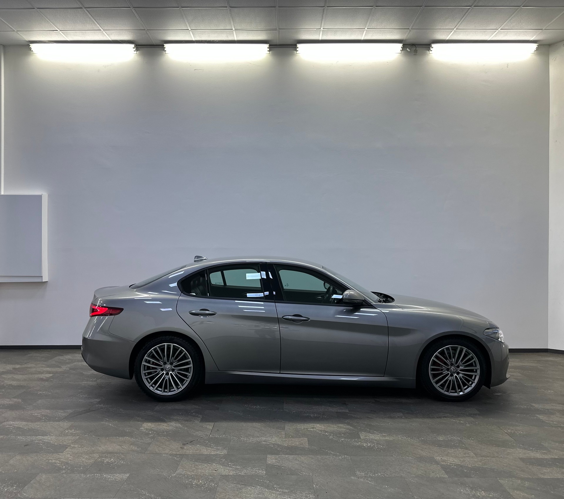 ALFA ROMEO Giulia 2.0 Super Automatic-image-4