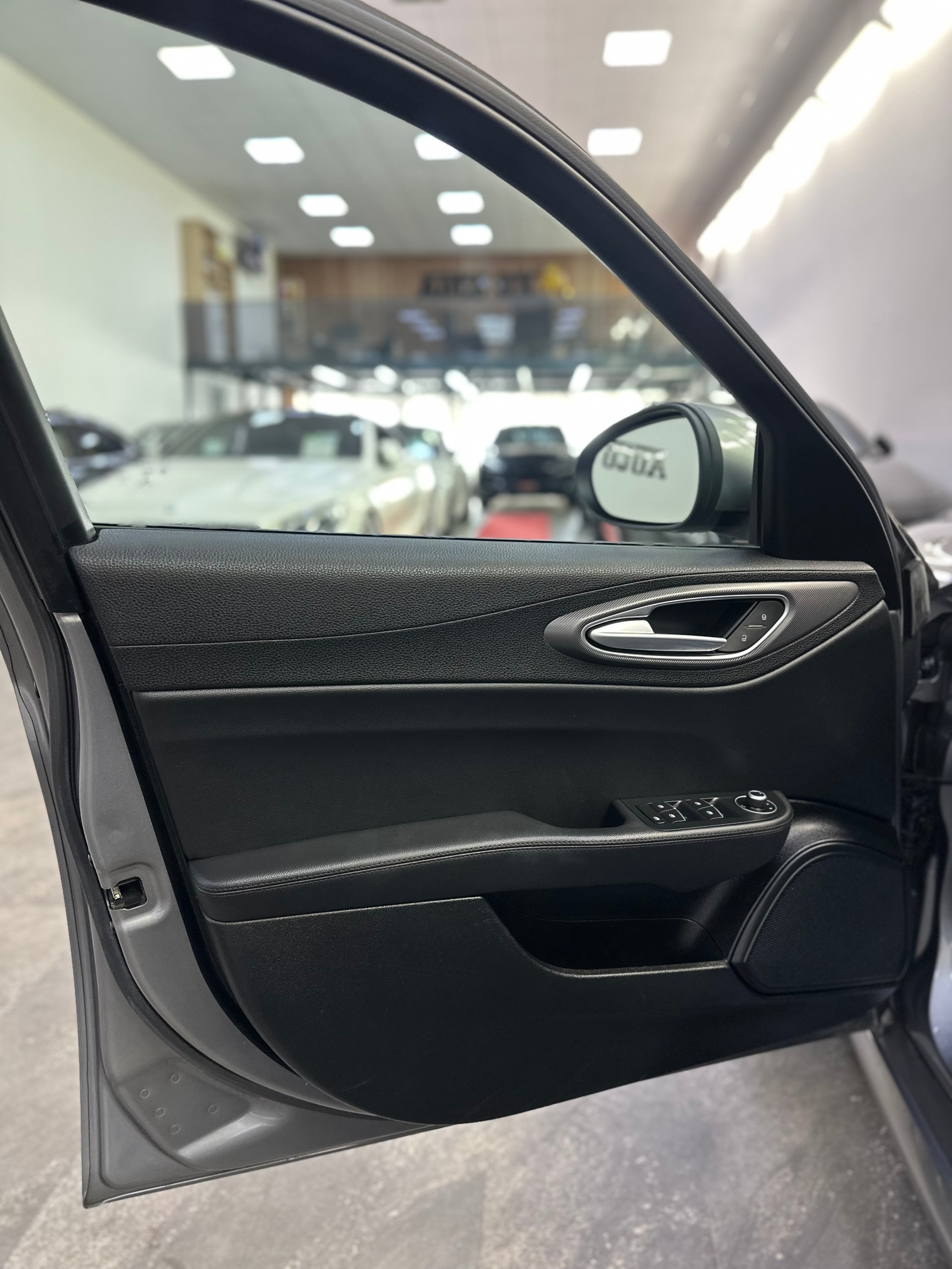 ALFA ROMEO Giulia 2.0 Super Automatic-image-13