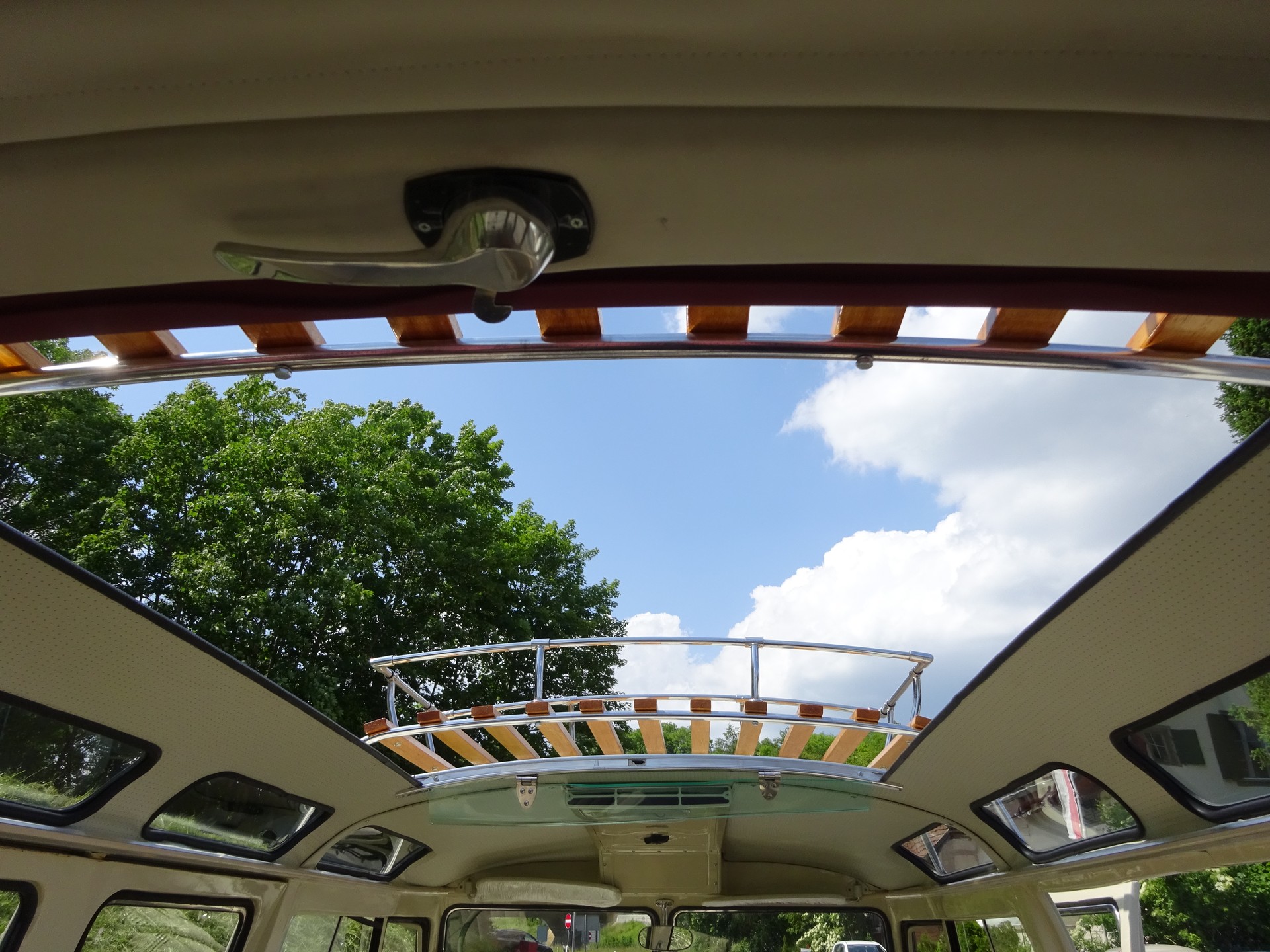 VW T1 Bulli Samba-image-9