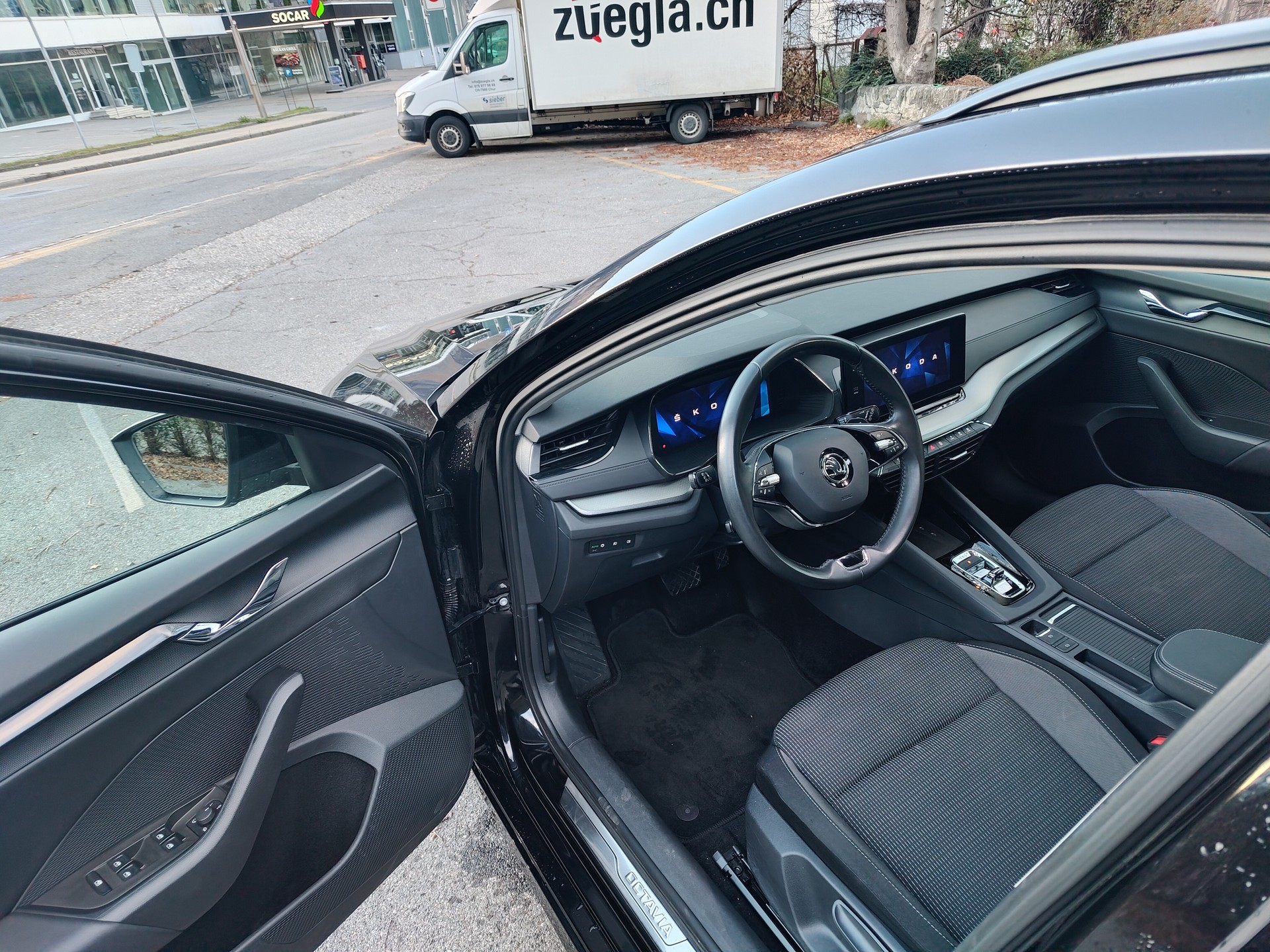 SKODA Octavia Combi 2.0 TDI DSG Ambition 4x4-image-6