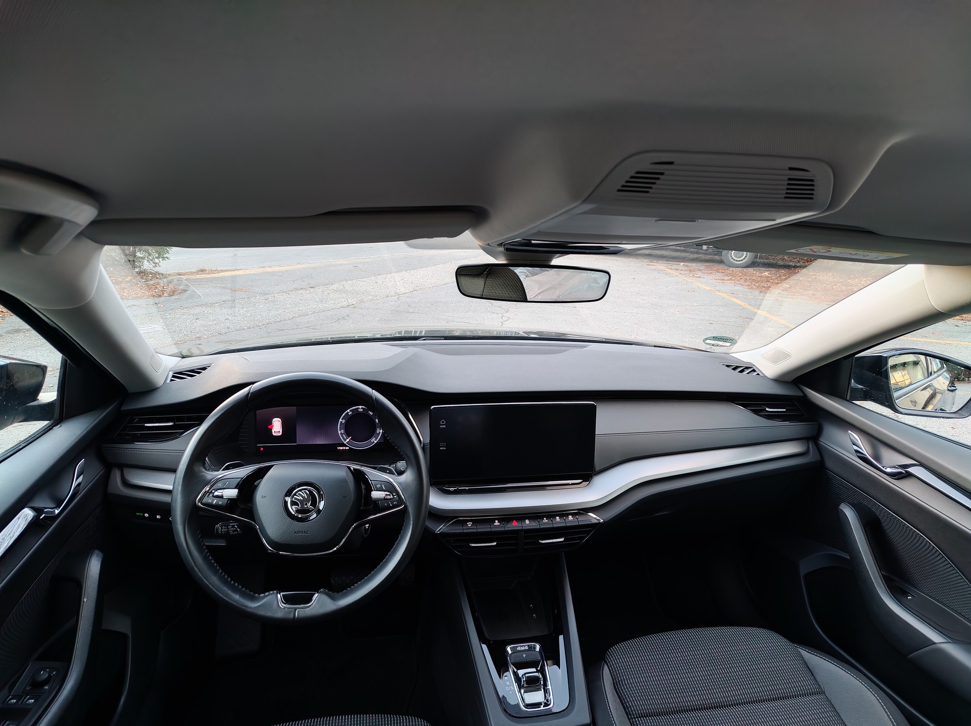 SKODA Octavia Combi 2.0 TDI DSG Ambition 4x4-image-5