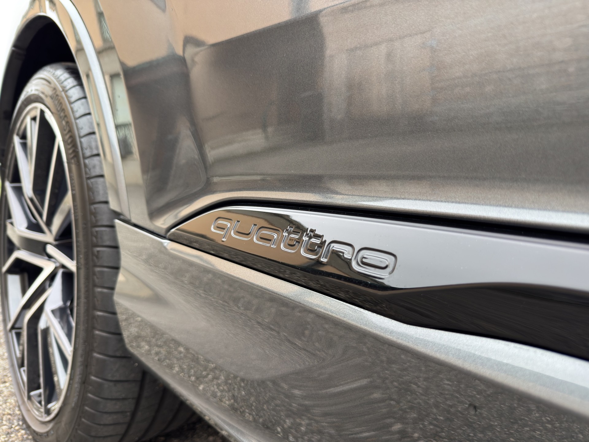 AUDI SQ7 TFSI quattro tiptronic-image-27