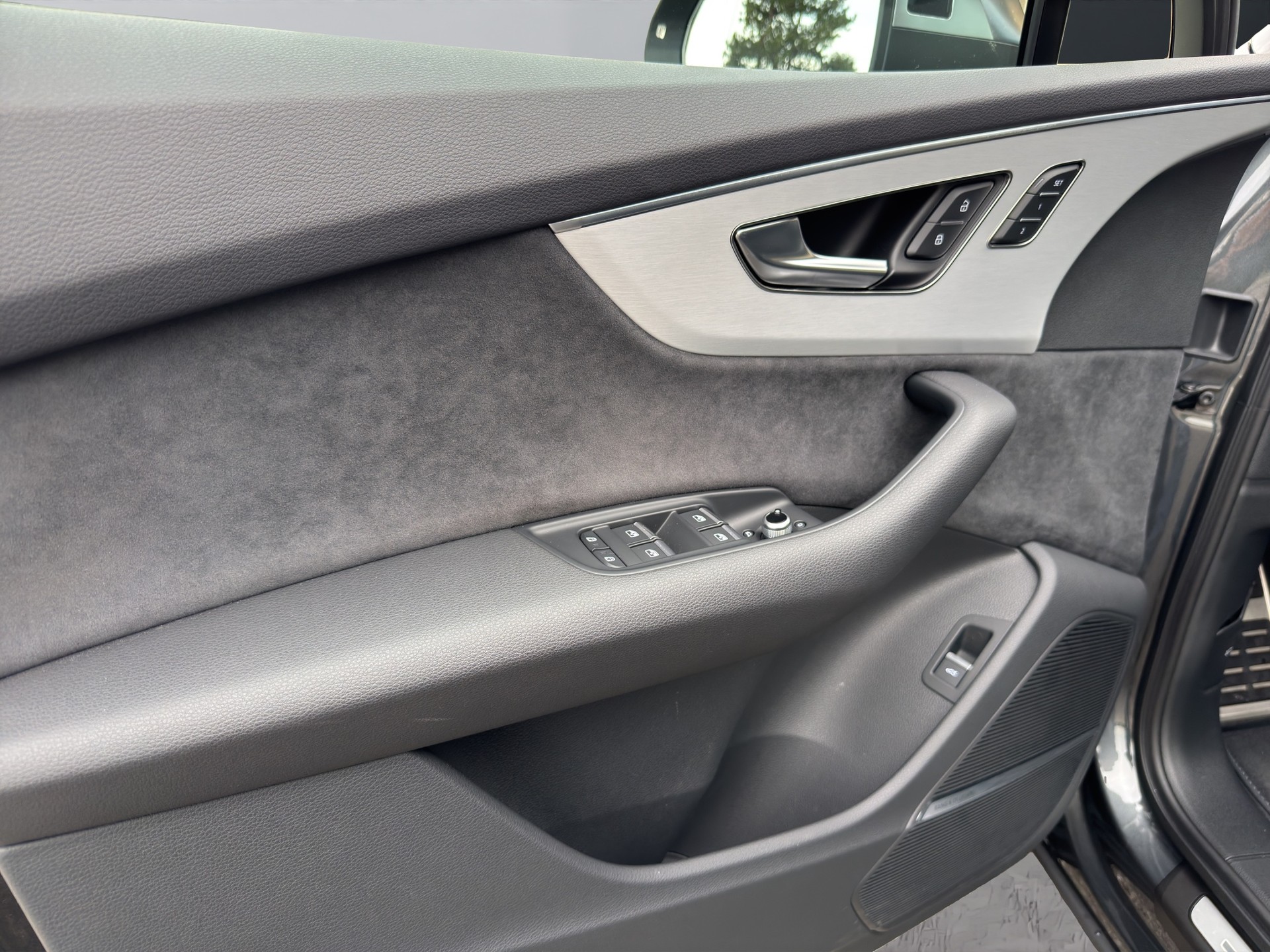 AUDI SQ7 TFSI quattro tiptronic-image-23