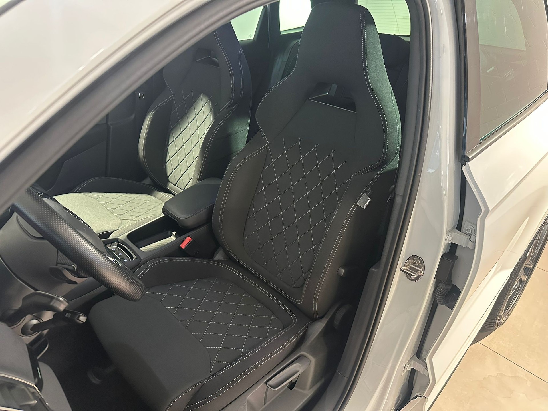 SKODA Karoq 2.0TDI SportLine 4x4-image-5