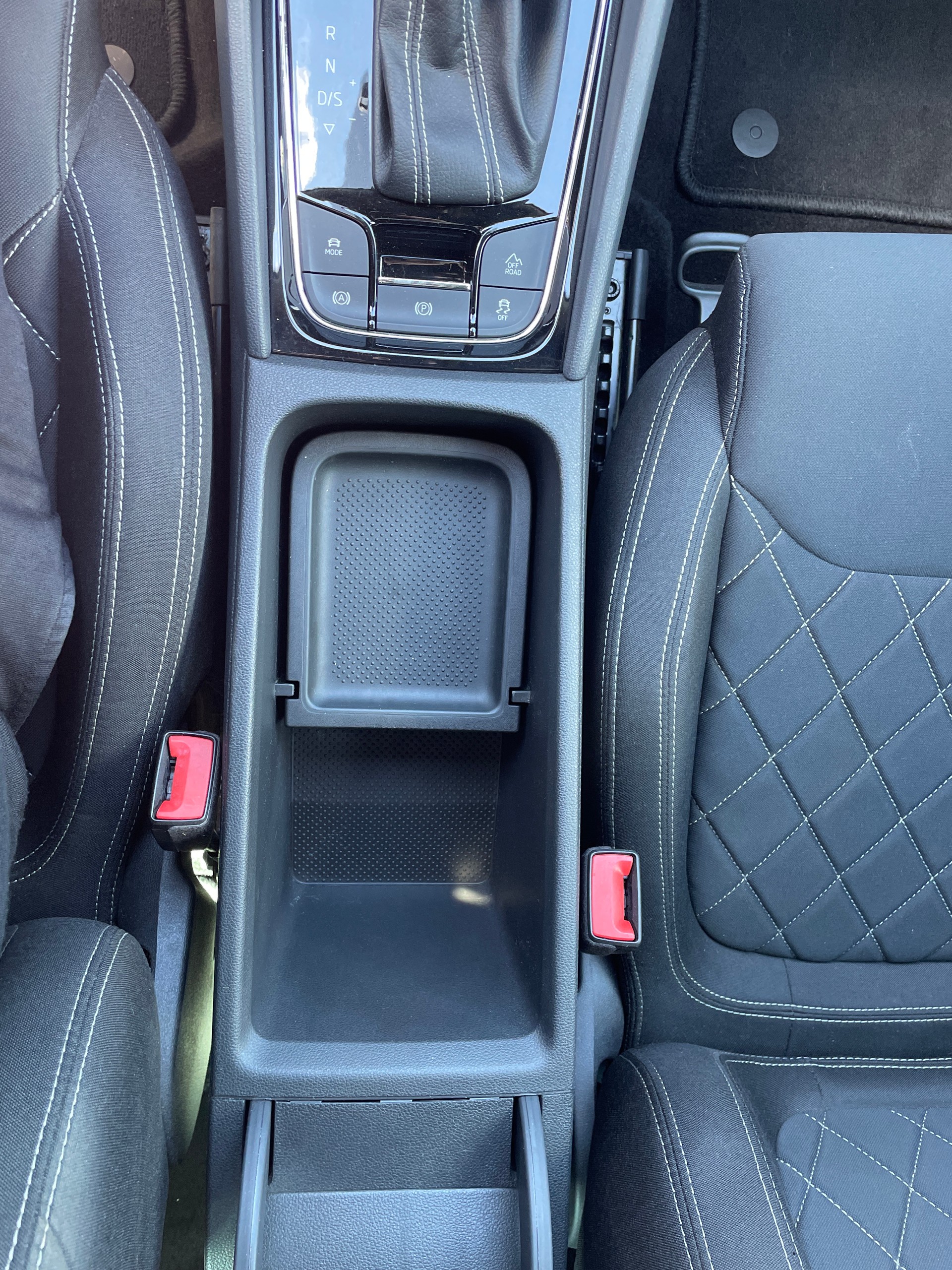 SKODA Karoq 2.0TDI SportLine 4x4-image-22
