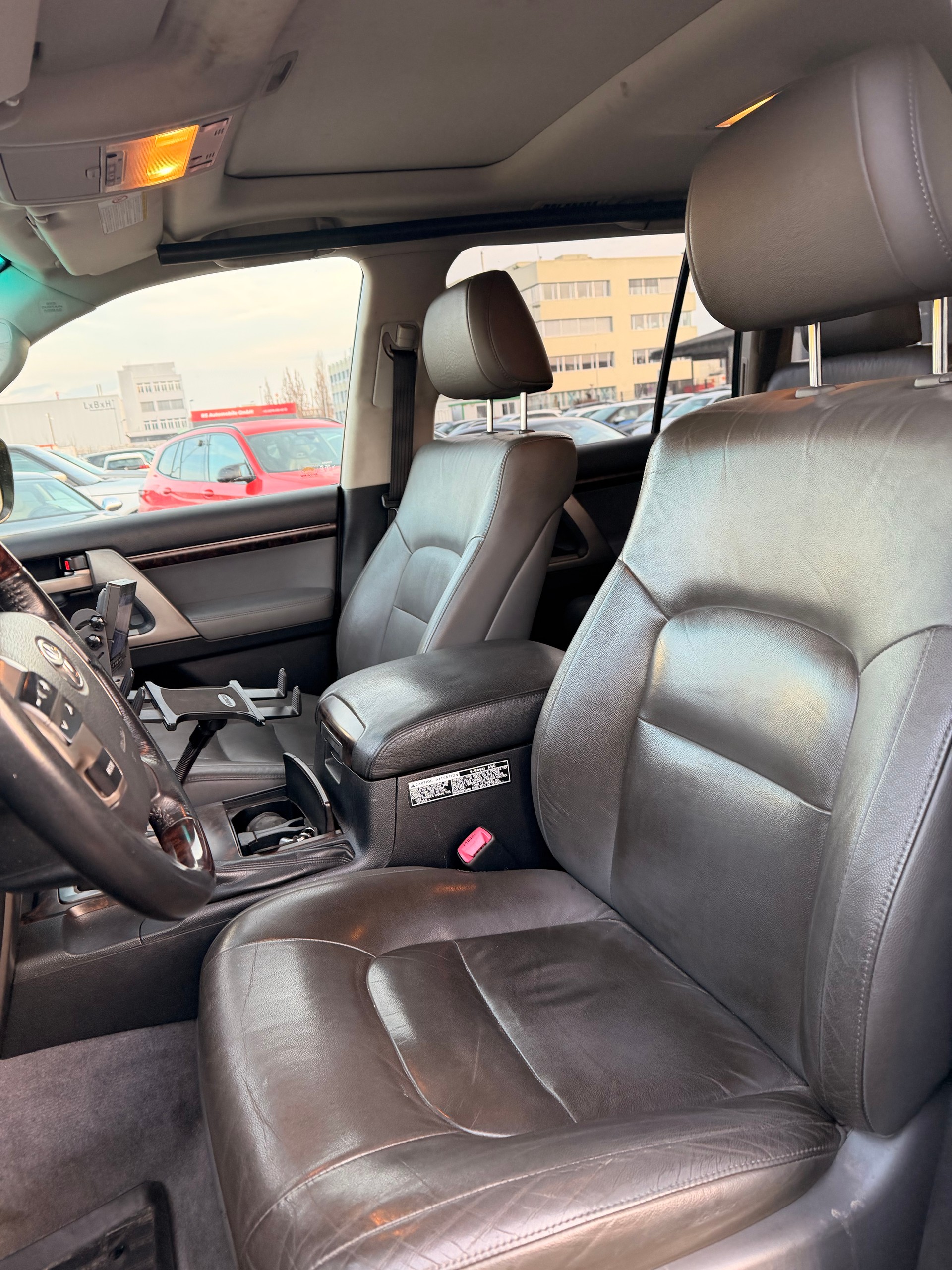 TOYOTA Land Cruiser V8 4.5 D-4D Linea Luna **6000 Kg (AHK)** original Farbe schwarz**-image-8