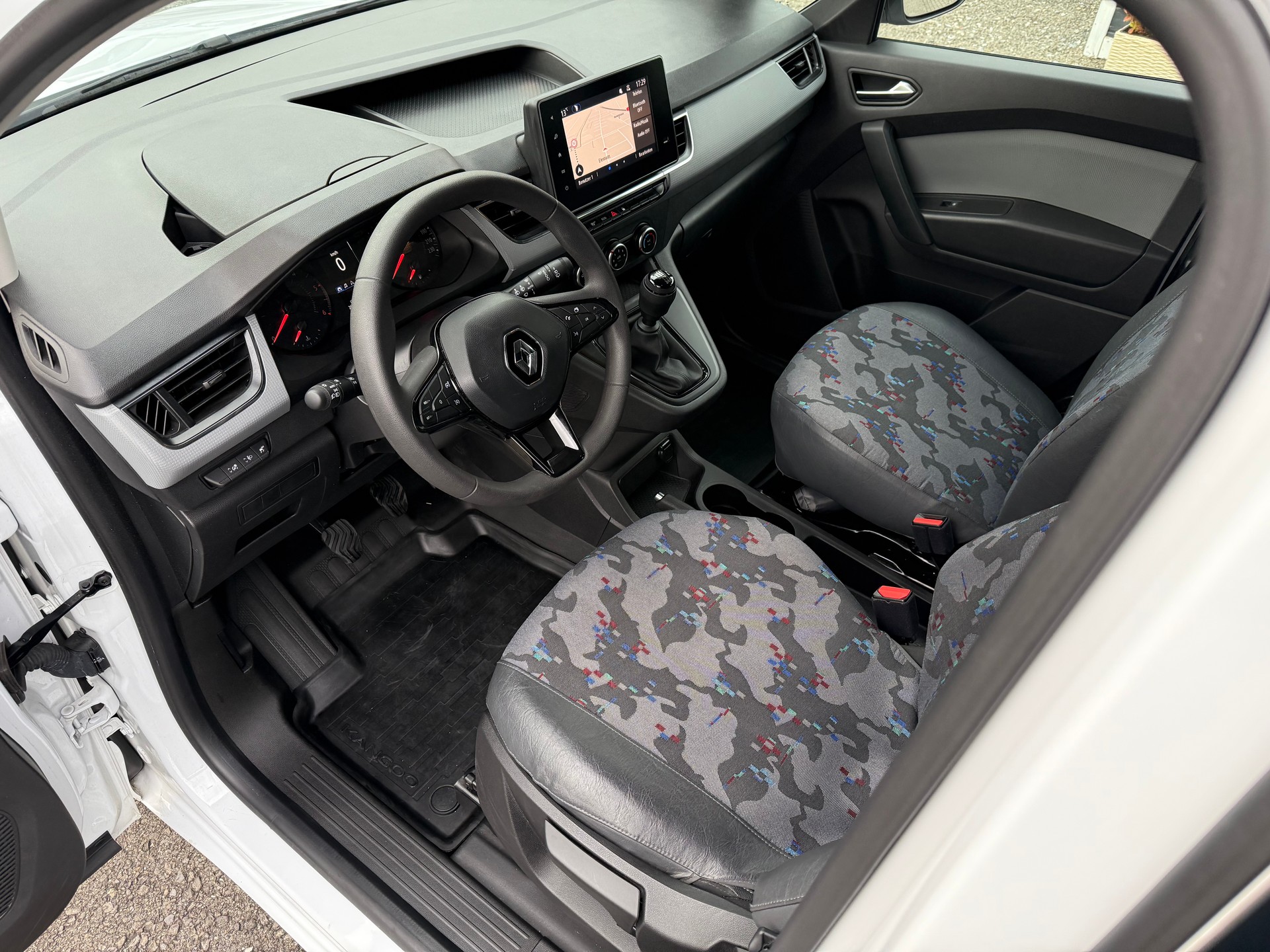 RENAULT Kangoo Van 1.5 dCi Standard 95 Extra * AHK *-image-14